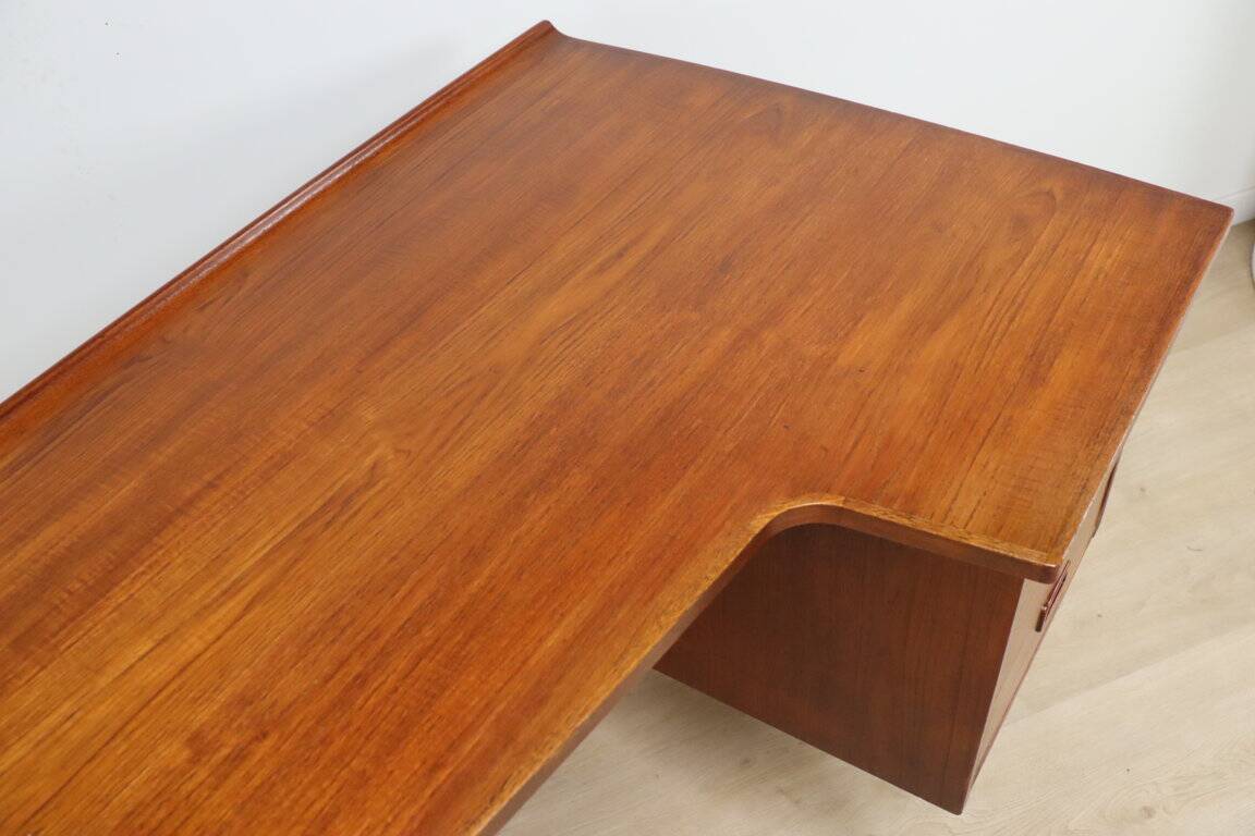 Scandinavian "Boomerang" teak desk - 1960s
