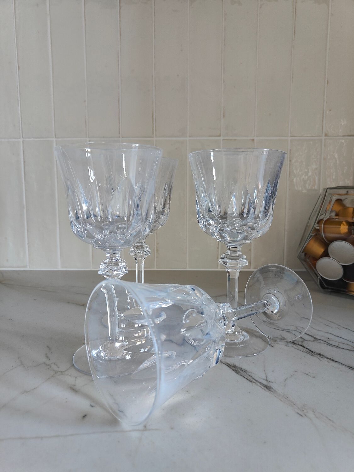 4 wine glasses