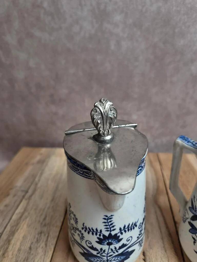 Pair of antique milk jugs Boch Frères Keramis – Saxe model