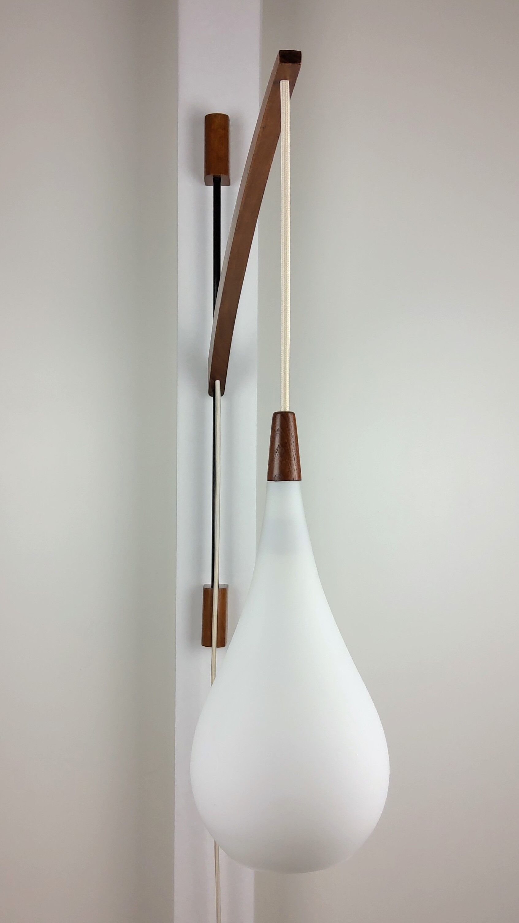Applique vintage pendulaire scandinave teck 1960