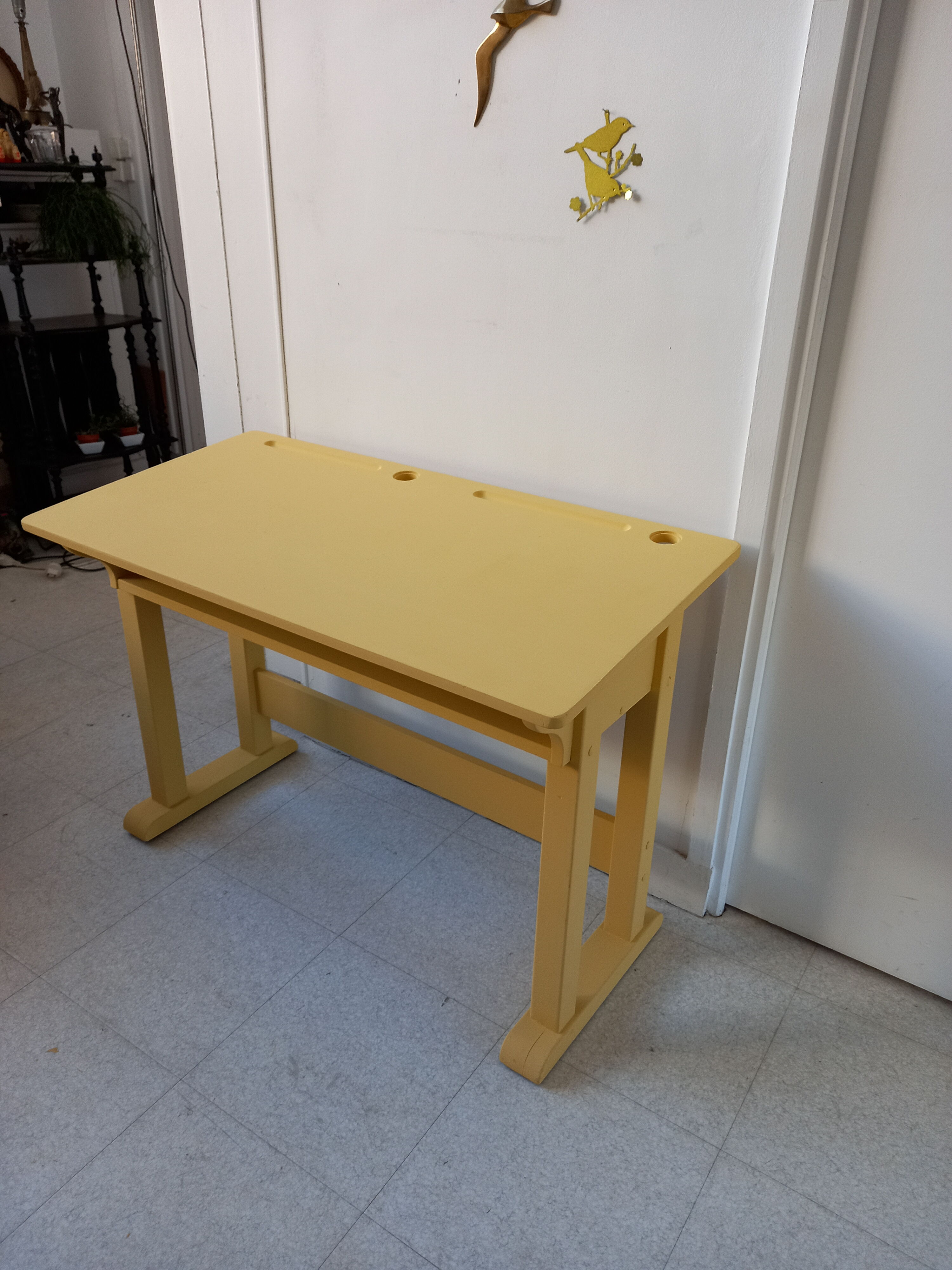 Children's desk