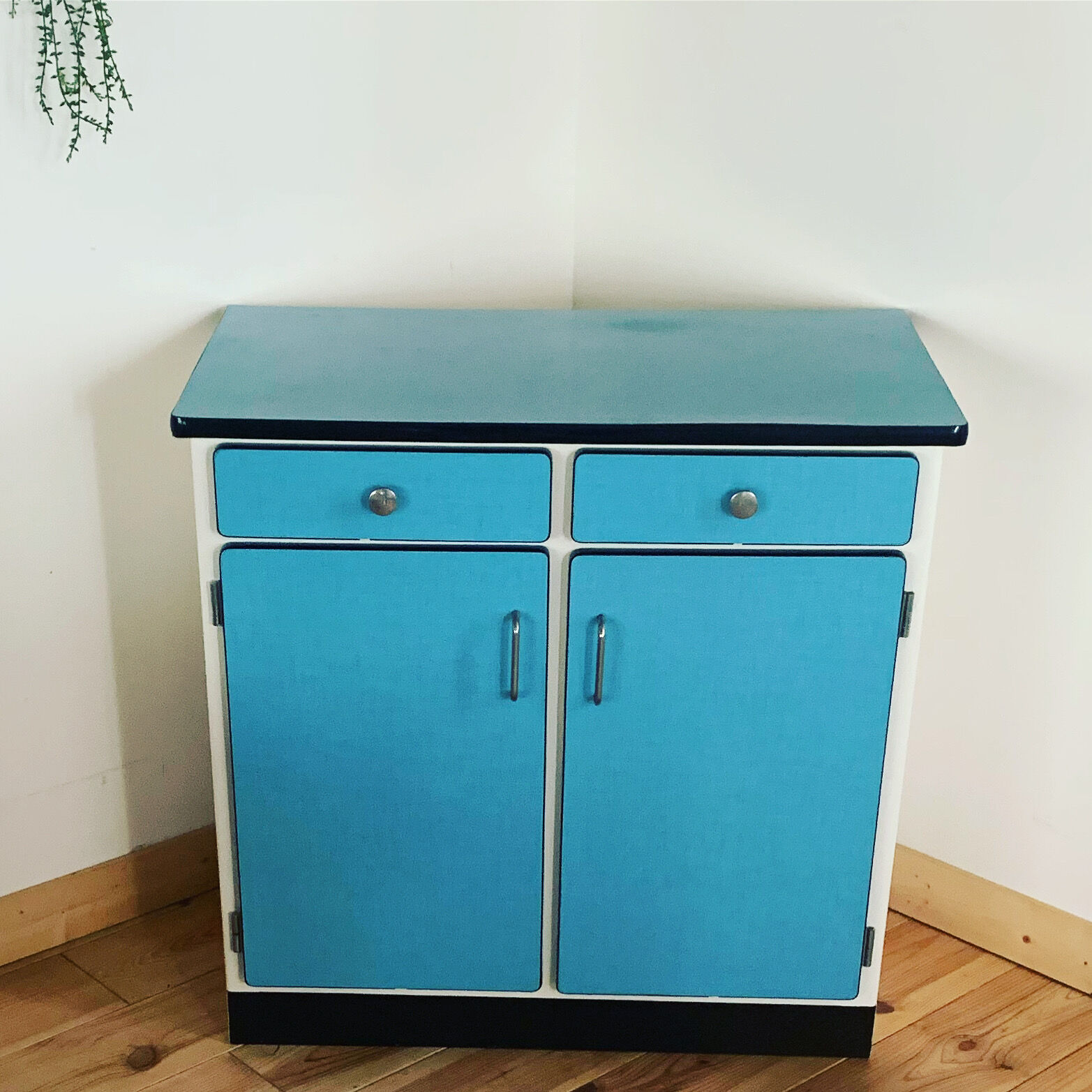 Vintage sideboard in blue formica