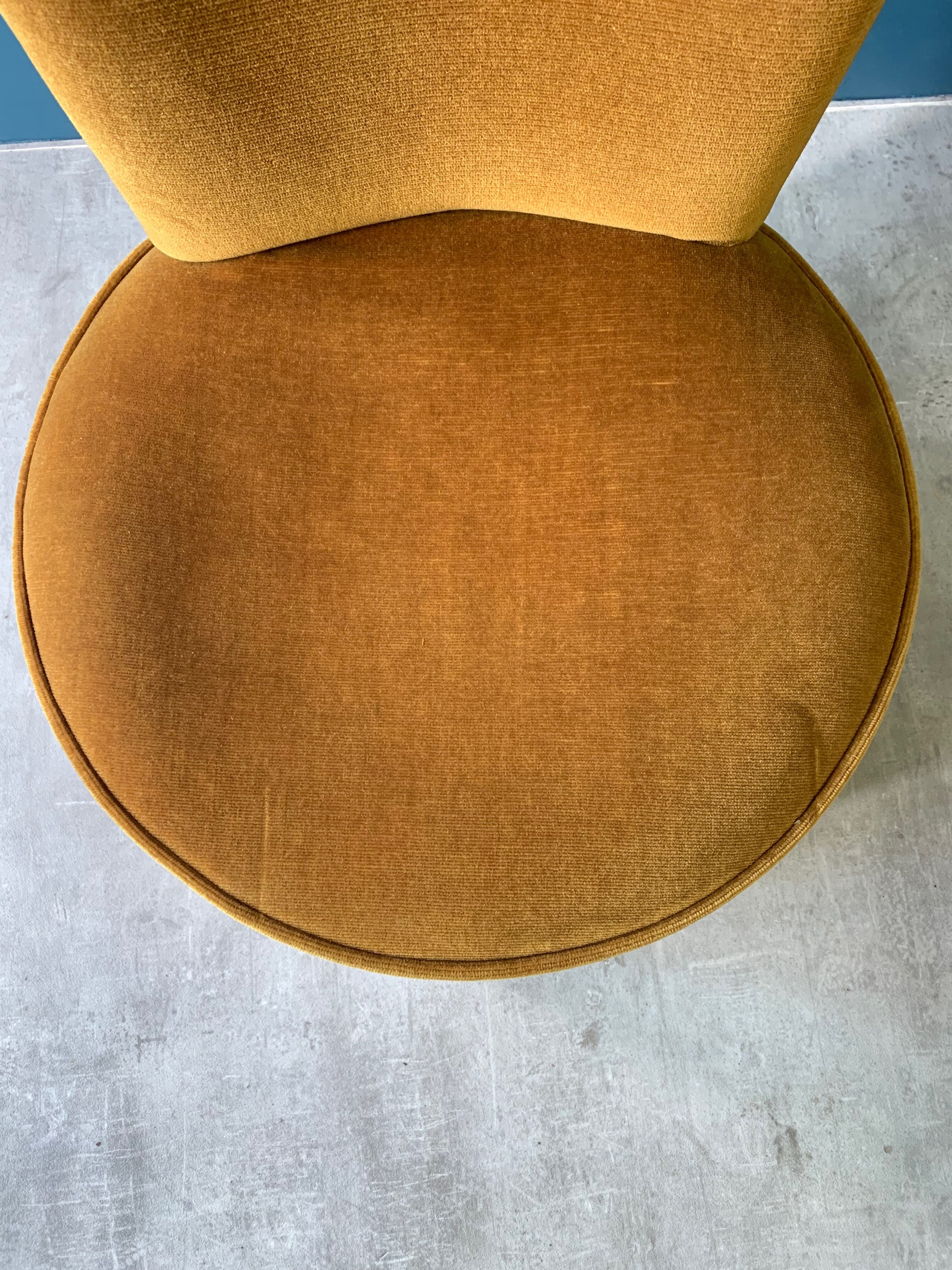 Vintage toad armchair