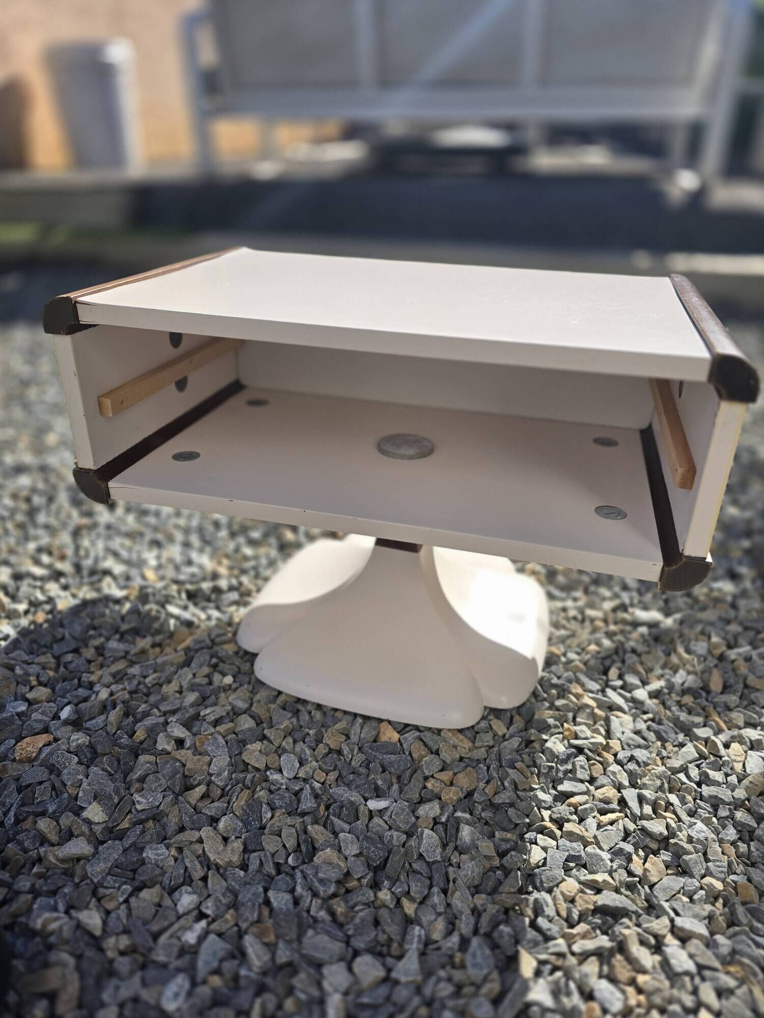 Vintage Gautier bedside table tulip base – 1970s Space Age