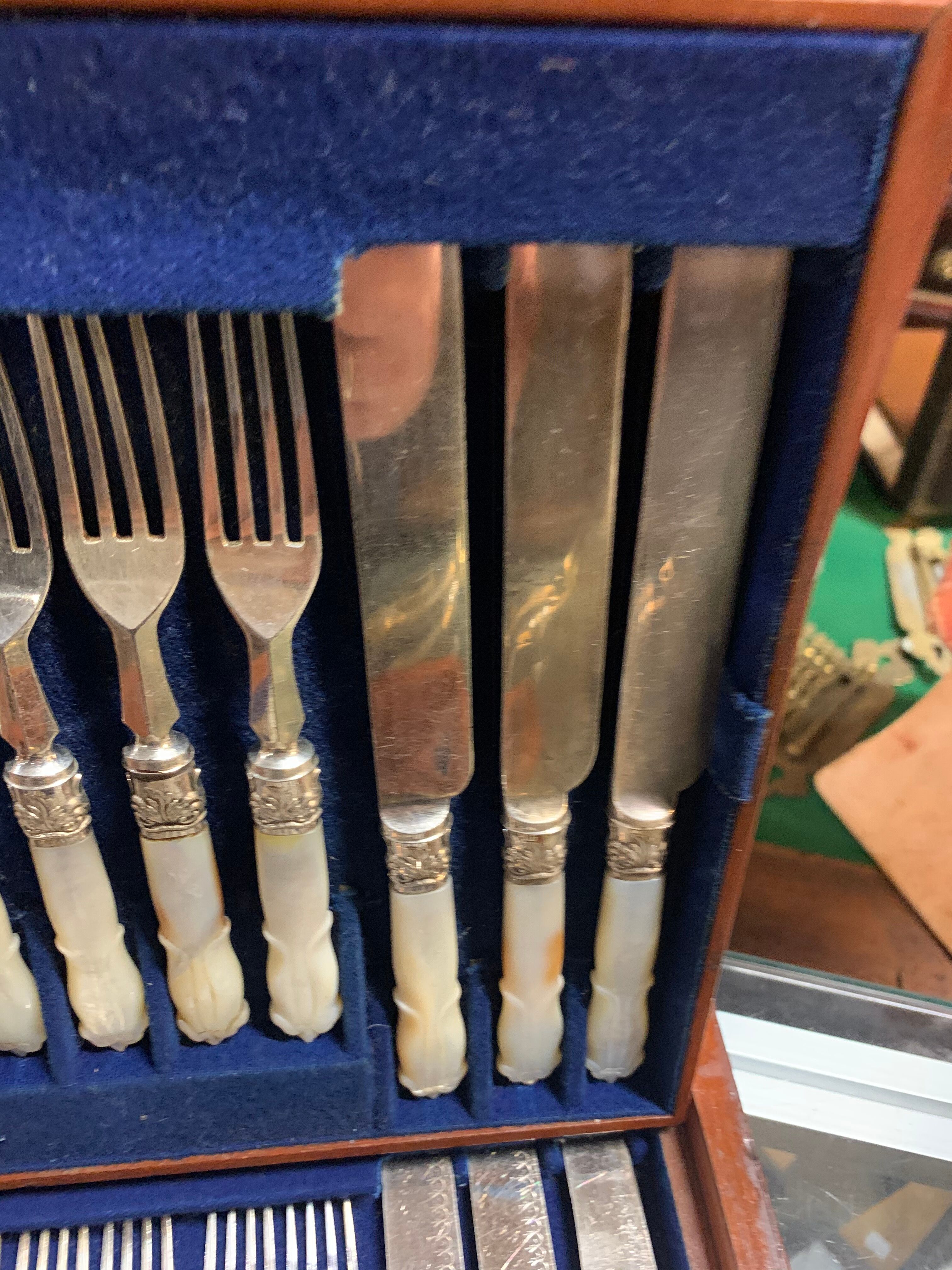 Silver and mother-of-pearl cheese service