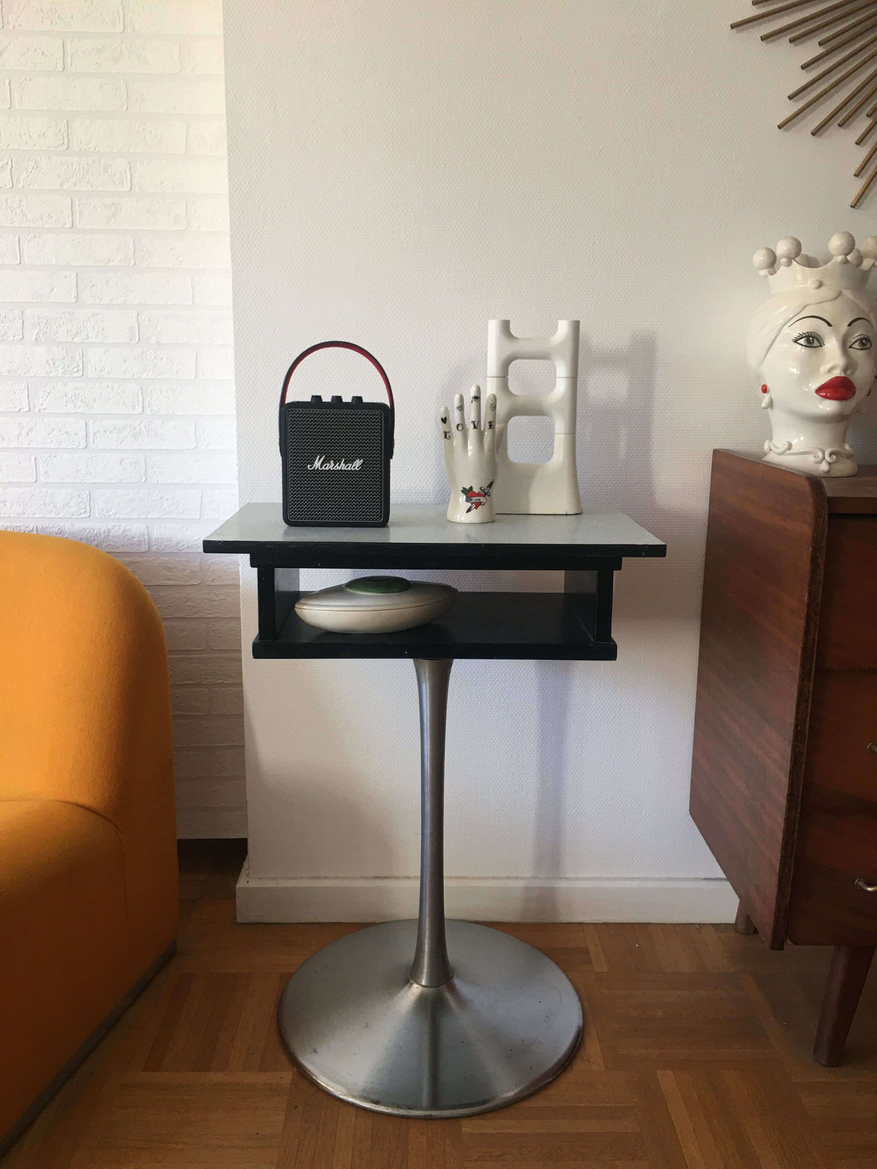 Side table - tulip foot desk