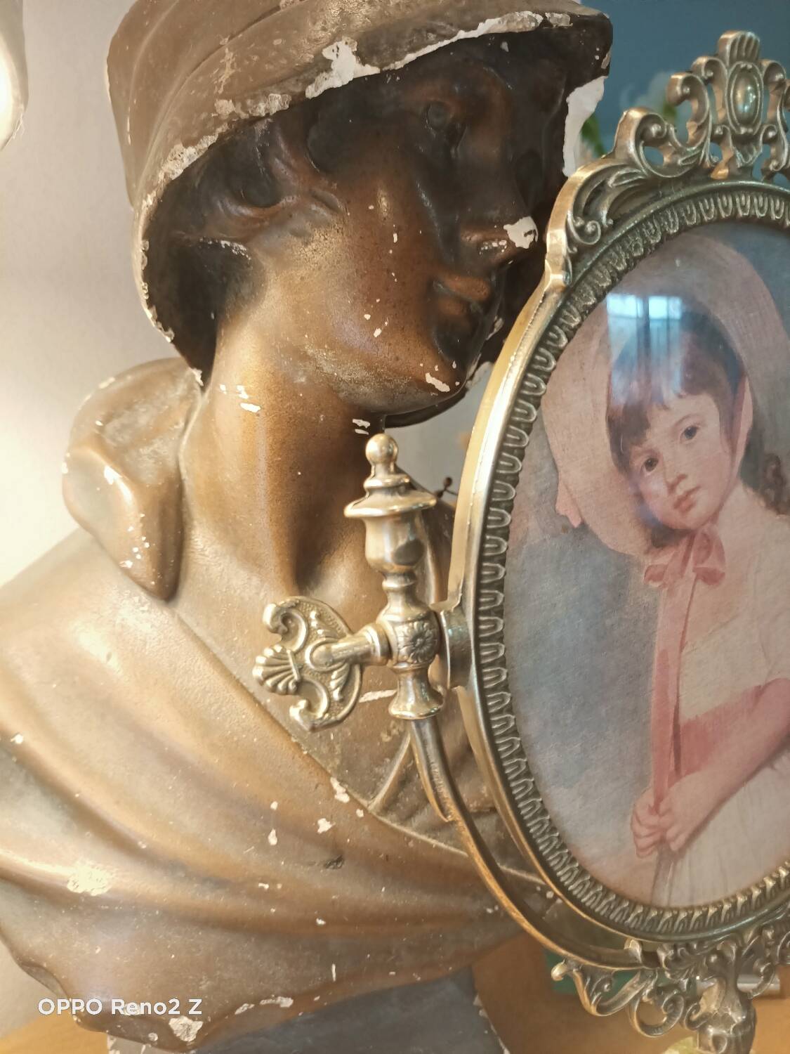 Adjustable photo frame