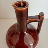 Enamelled pitcher with bicolor collar