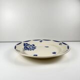 Half-porcelain cake dish Badonviller, blue flower pattern, early 20th century.