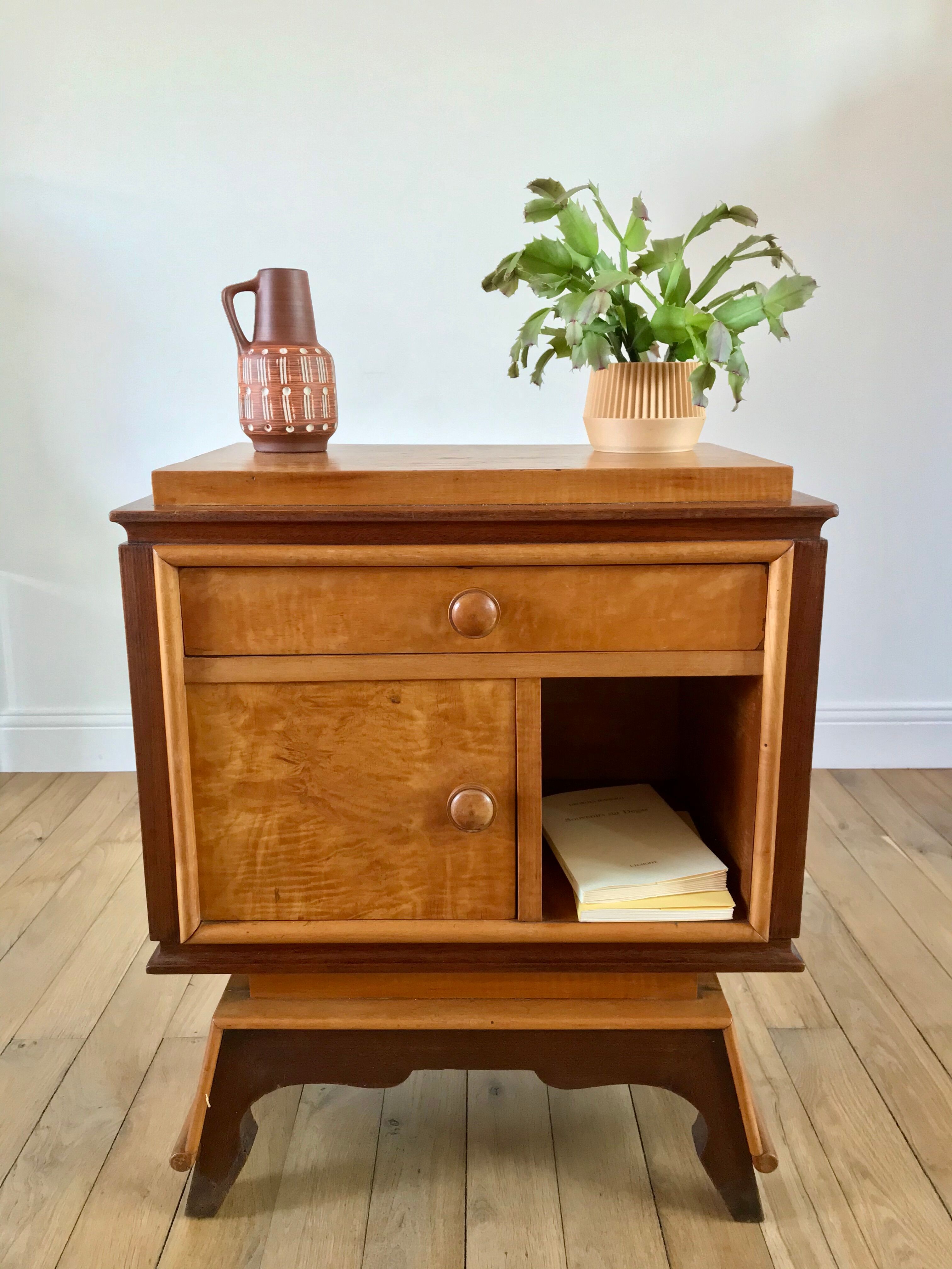Bedside table in orm magnifying glass art deco 30s
