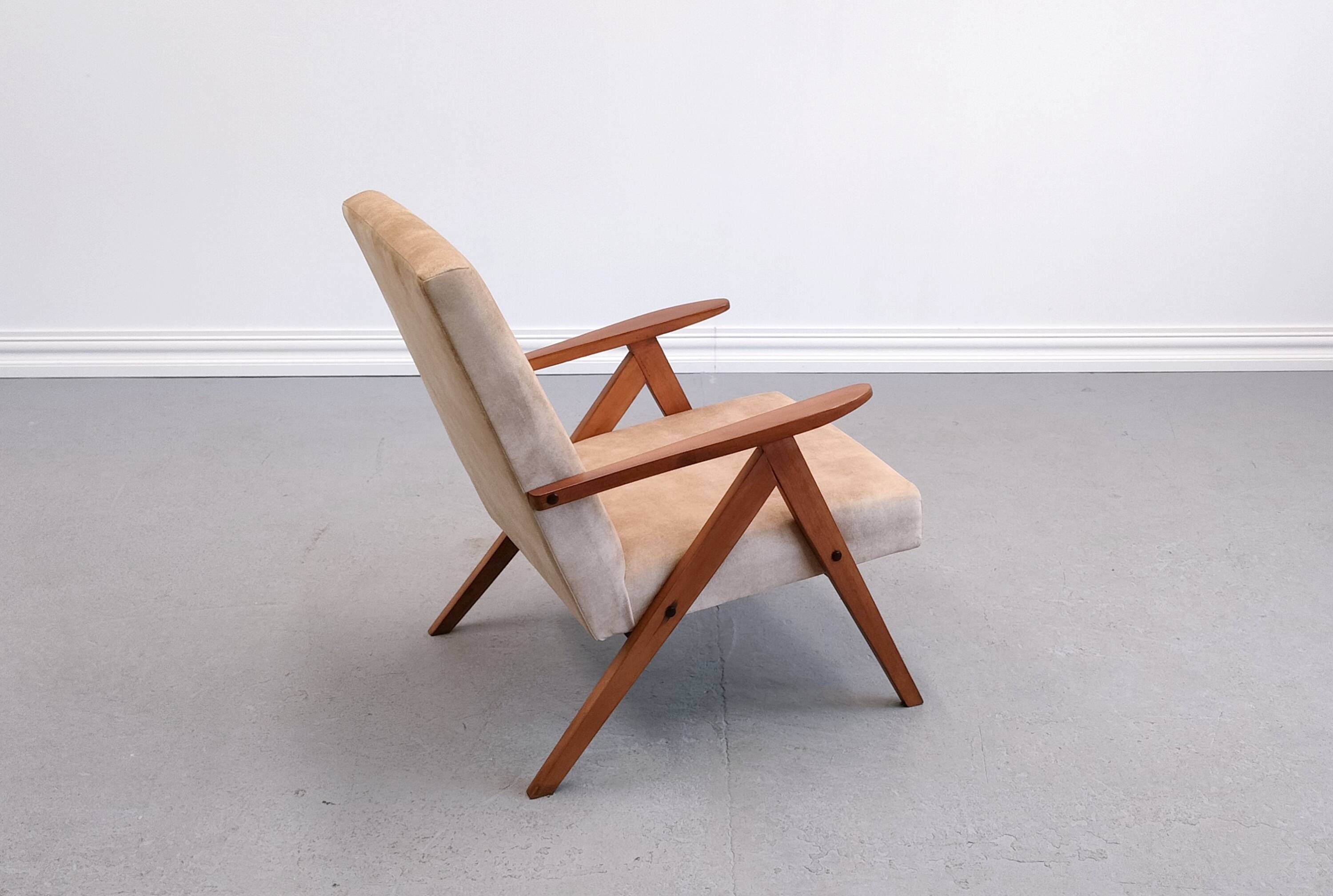 1960 Mid Century Easy Chair Model B 310 Var in Beige Velvet