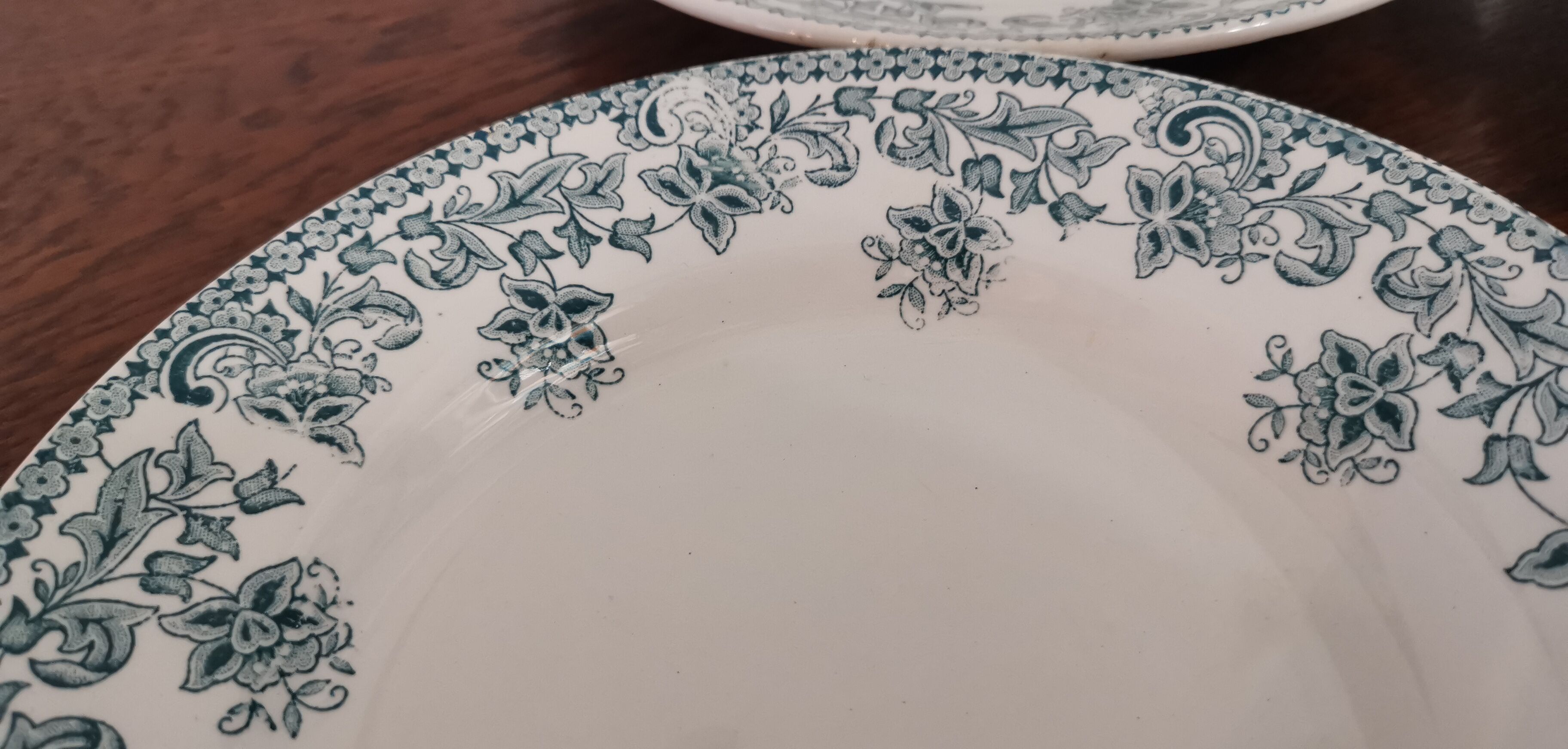 Set of 3 semi hollow plates model jane with dark green floral decoration st amand