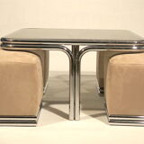 Table basse et poufs 1970