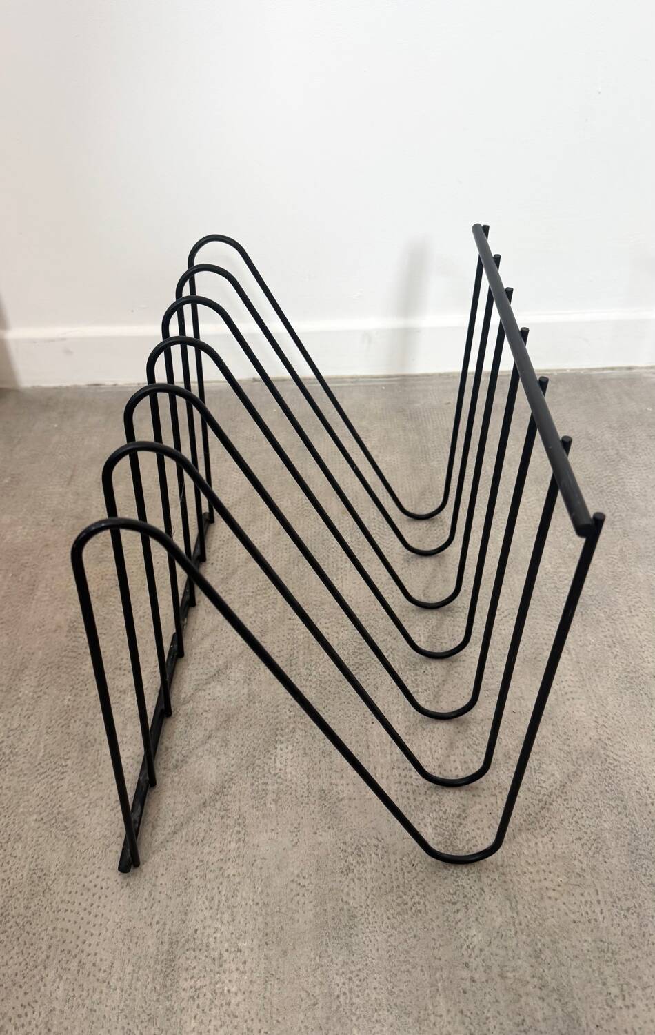 Z François Arnal magazine rack