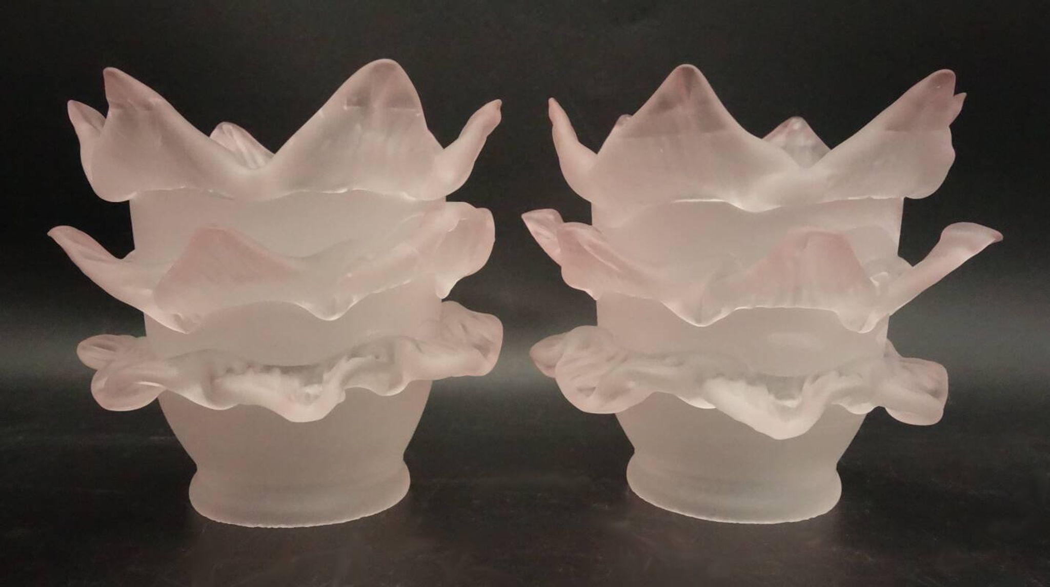 Paire de tulipes en pâte de verre couleur rose pâle