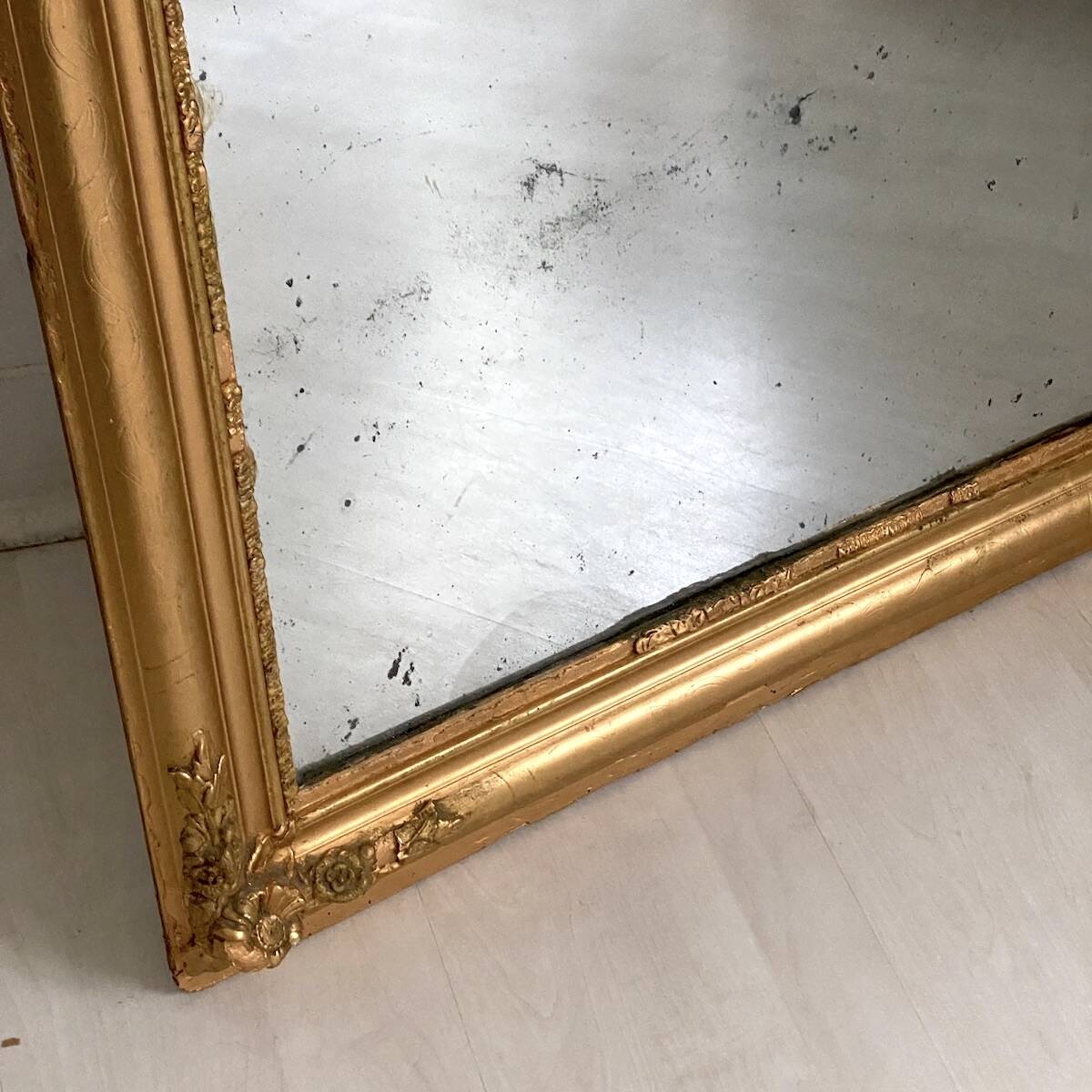 19th-century mercury mirror, in wood and gilded stucco