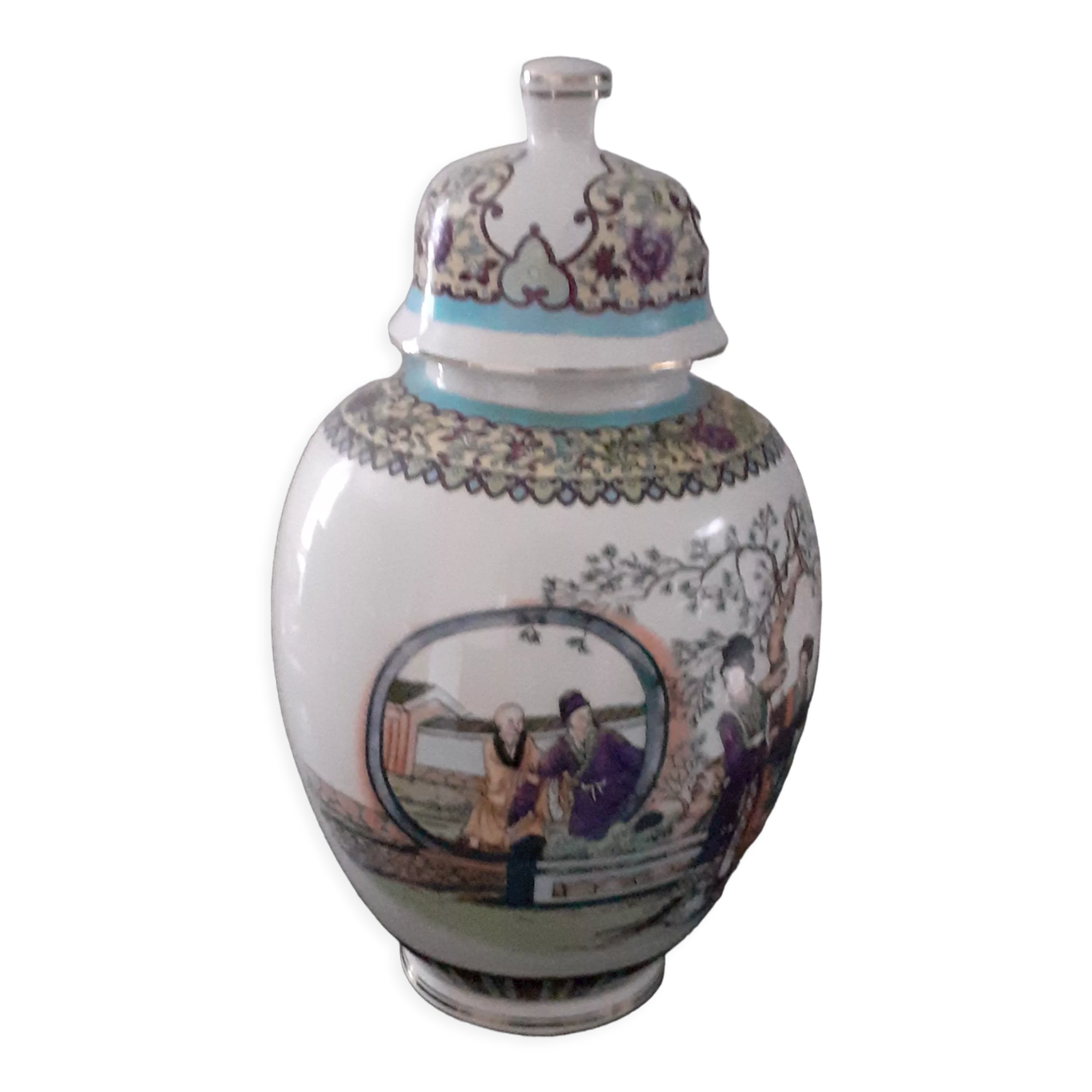 Chinese pot with lid