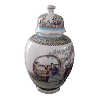 Chinese pot with lid