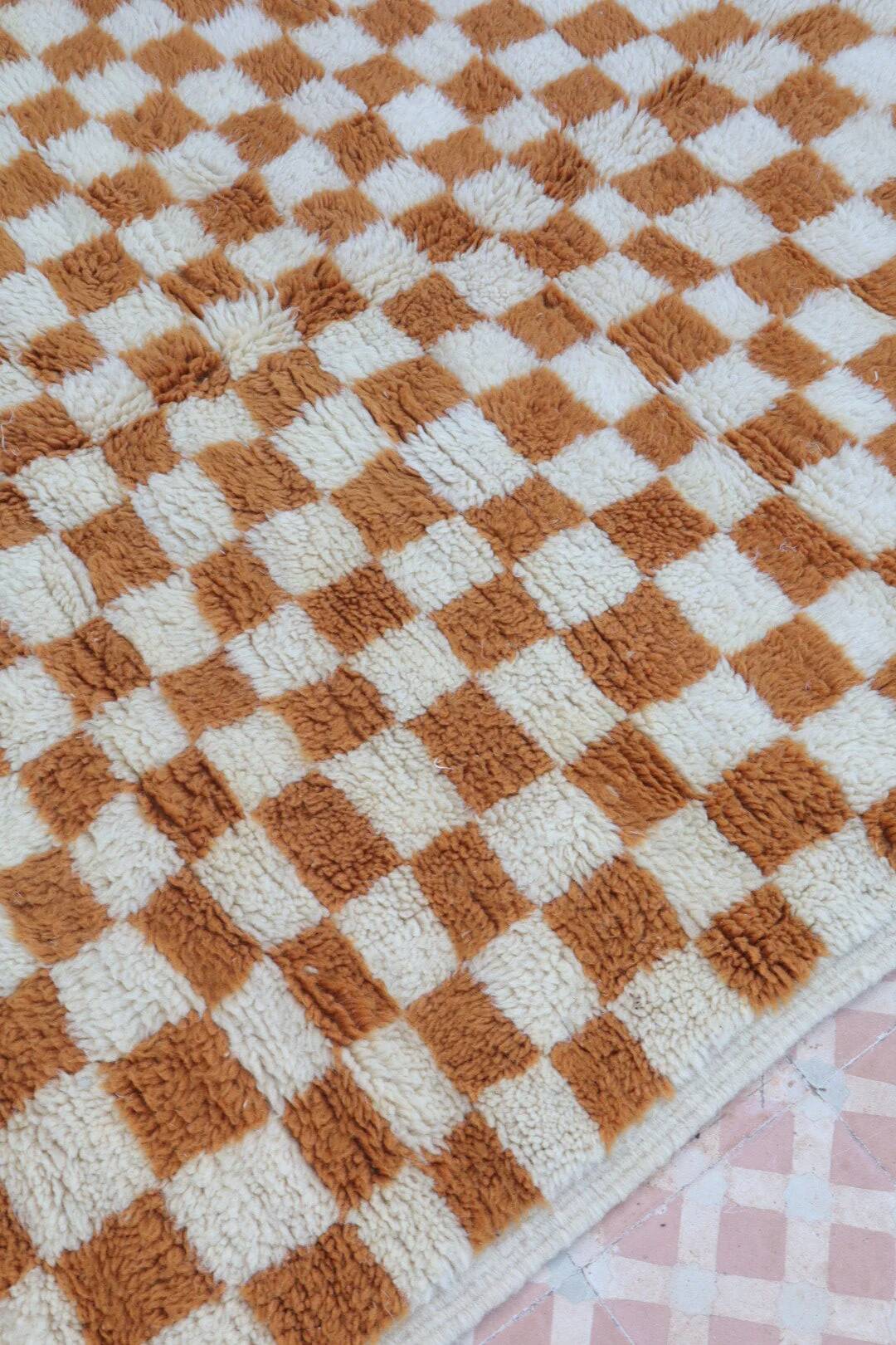 Berber rug in brown and beige check pattern - 206 x 154 cm