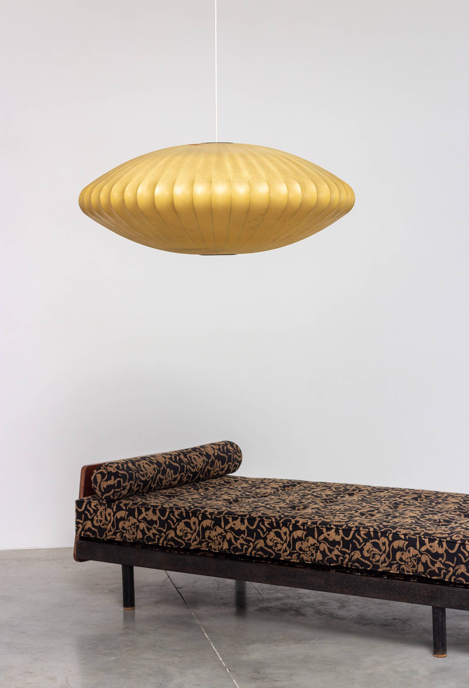 George Nelson pour Howard Miller en 1952 OVNI ou Soucoupe H-727