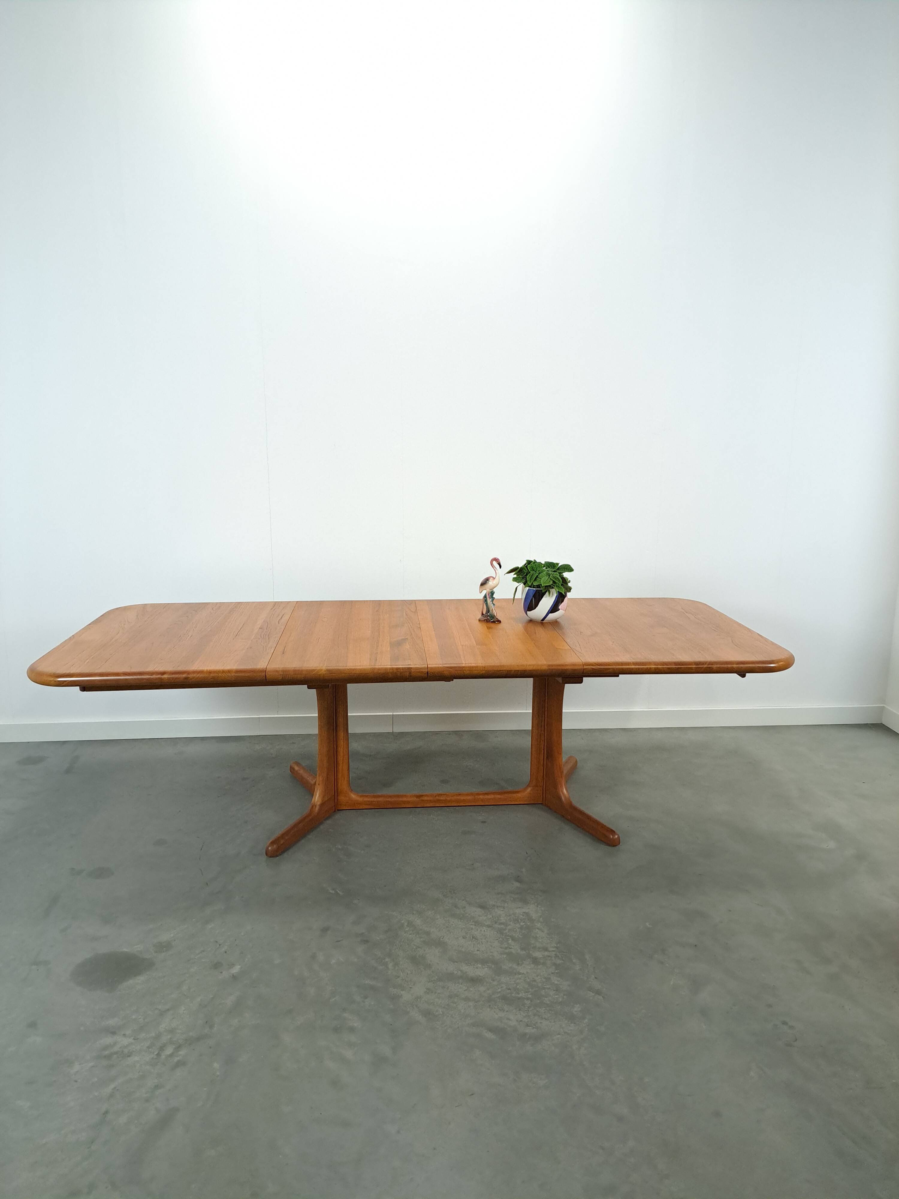 XL Deense uitschuifbare teak eettafel