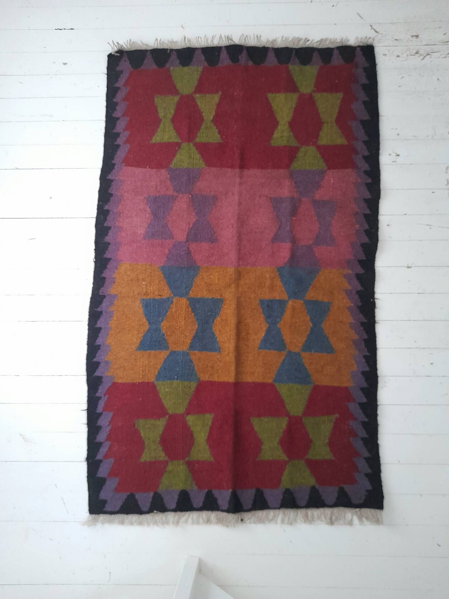 Vintage geometric kilim rug in wool from Georgia, Caucasus.