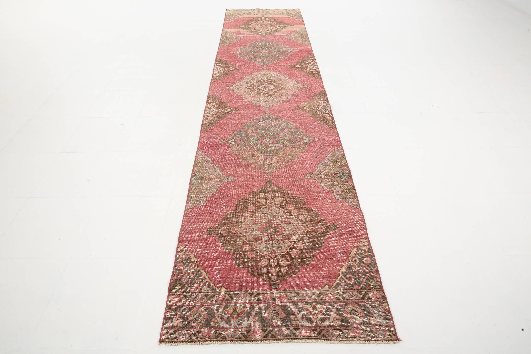 3x13 Red & Pink Vintage Runner Rug, 91x399Cm