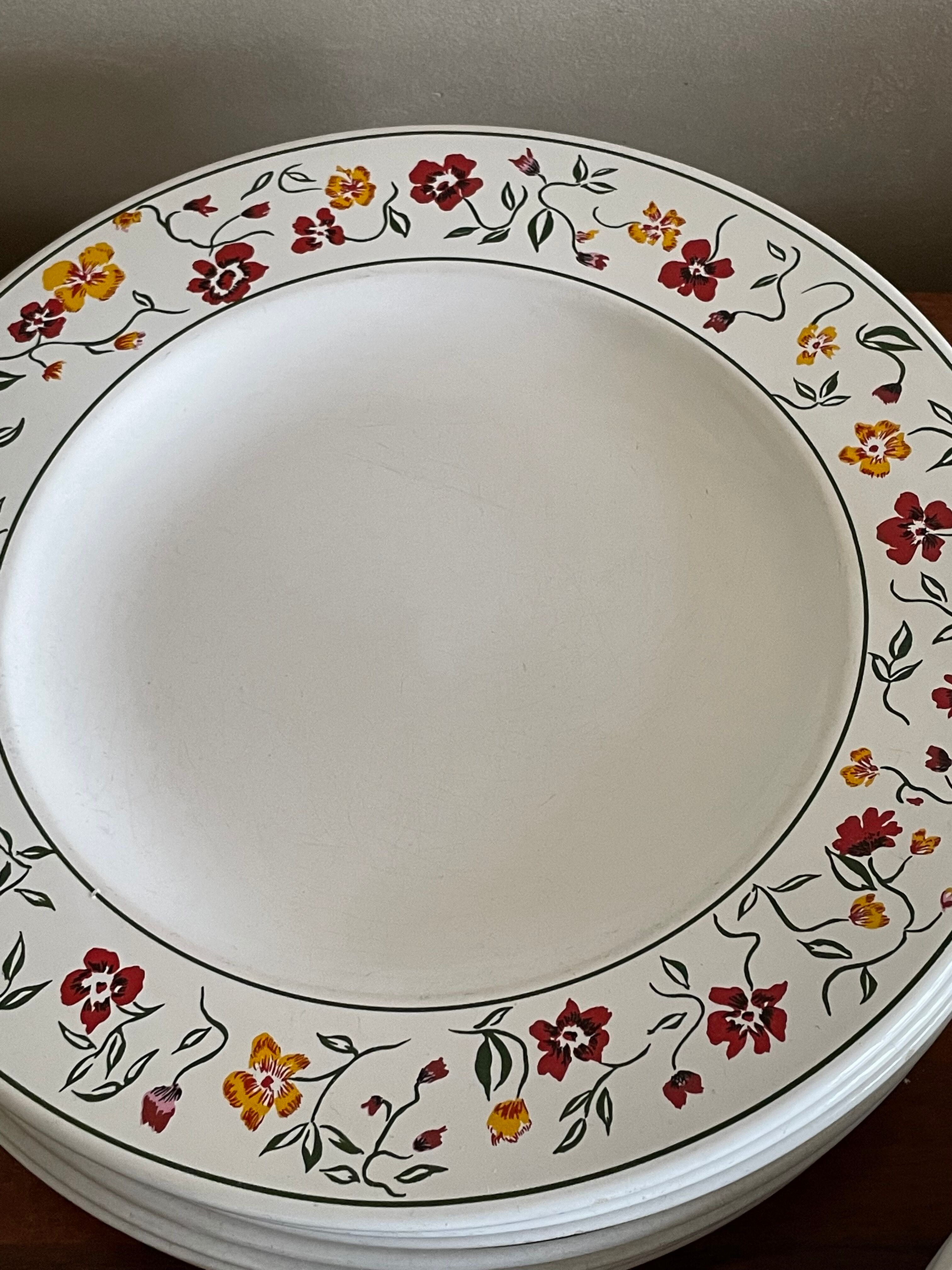 Plates mill of wolves