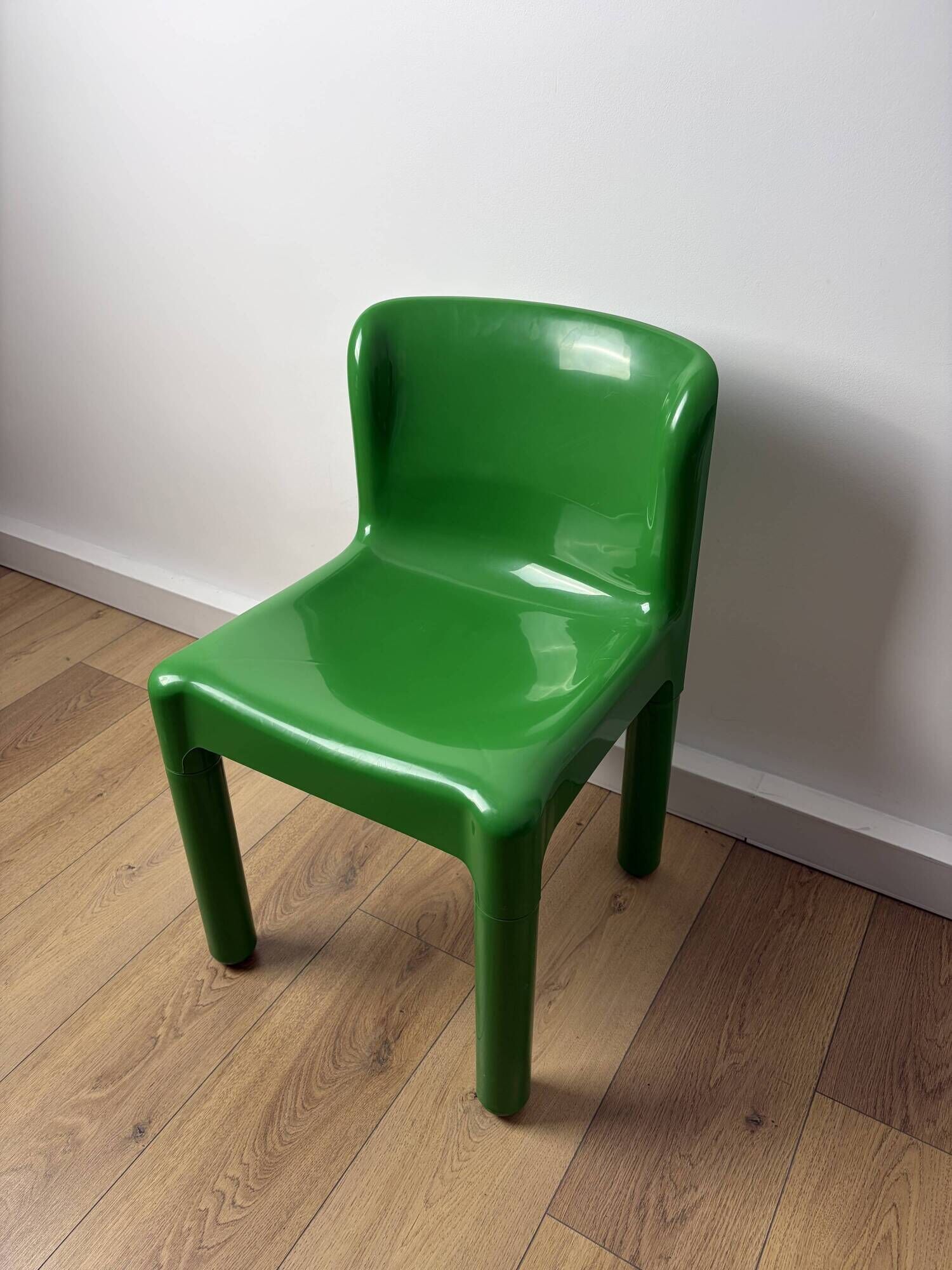 Pair of Kartell 4875 chairs by Carlo Bartoli