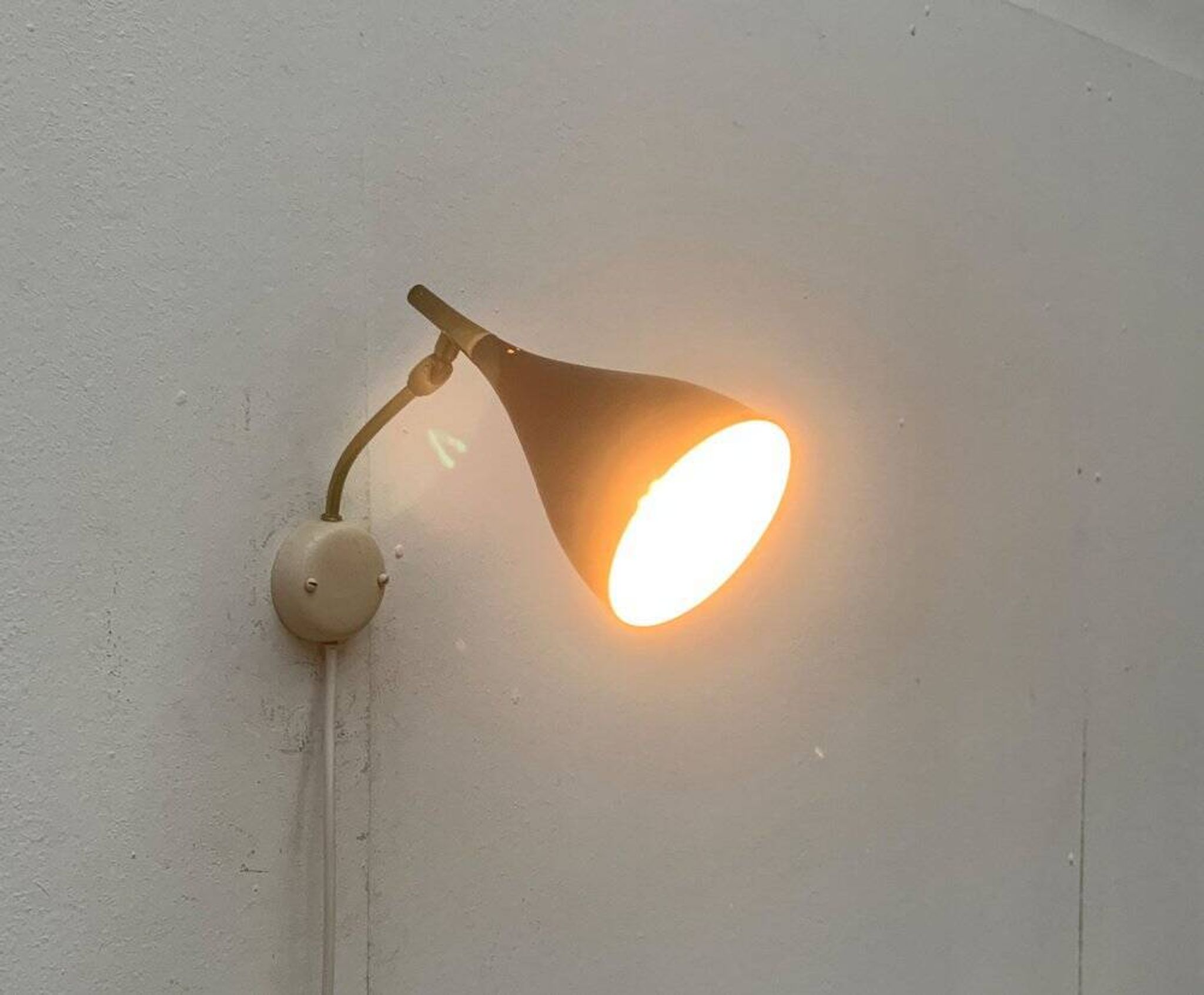 Lampe murale allemande du milieu du siècle par Cosack