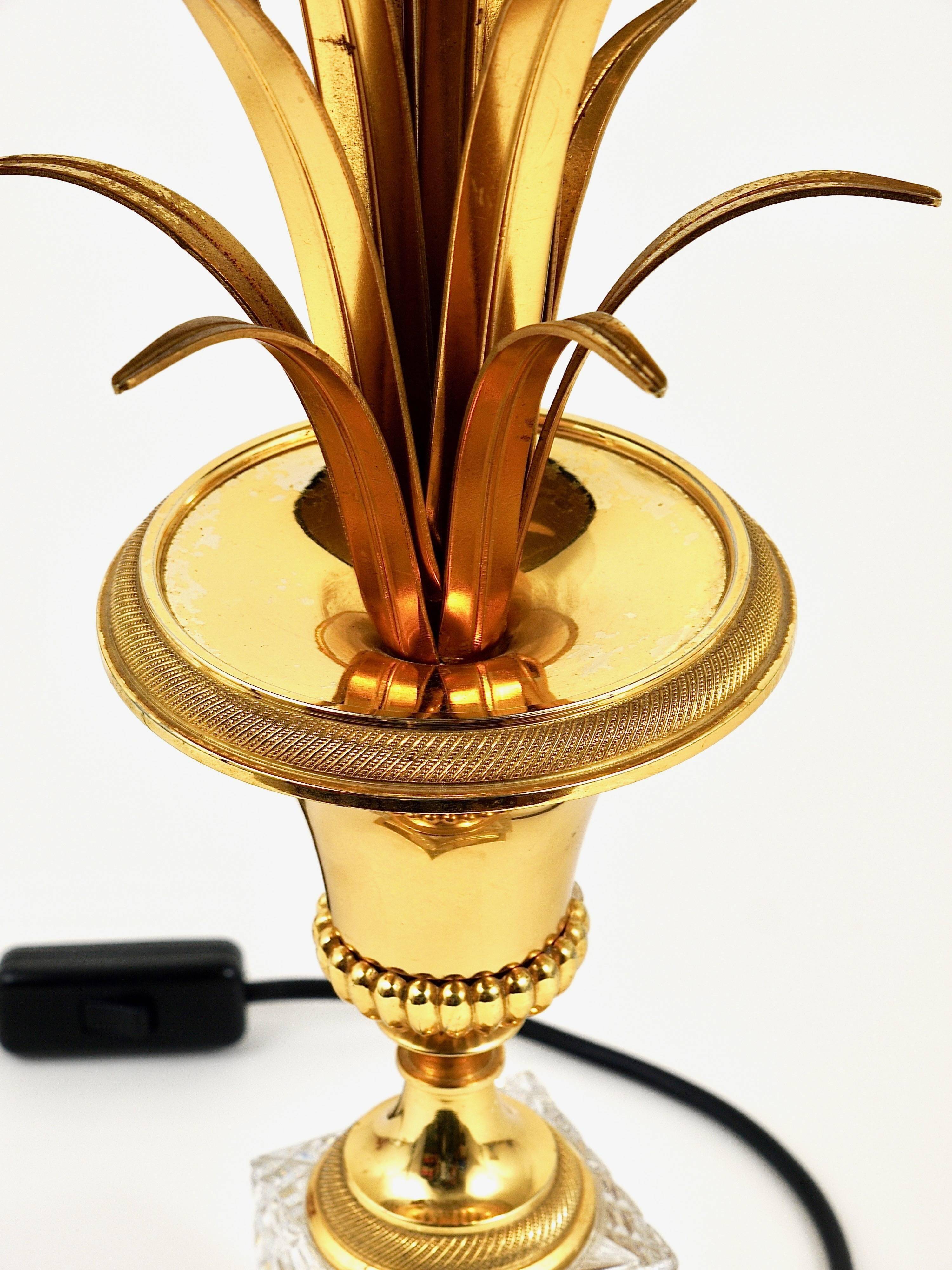Lampe de table Hollywood Regency feuille d'ananas en laiton doré et verre, France, années 1970