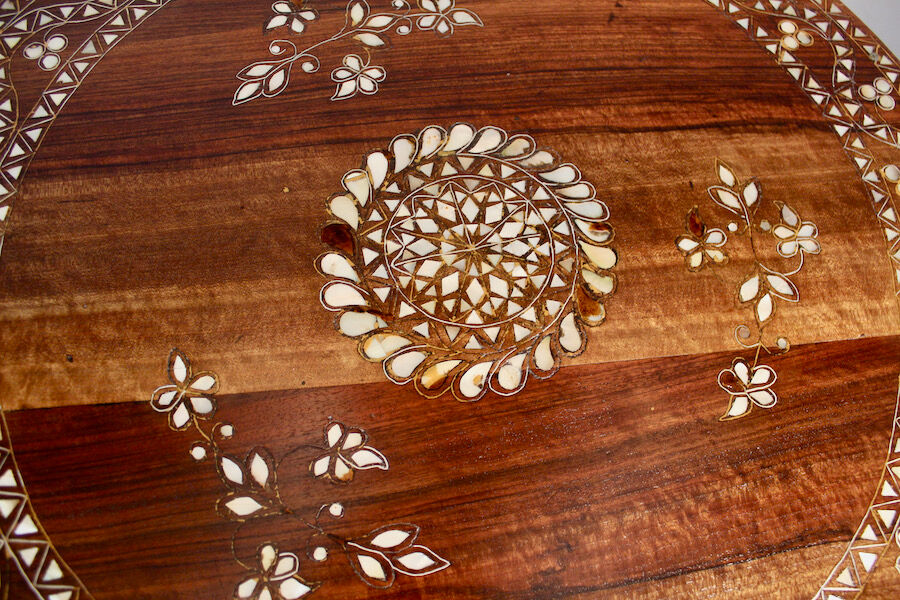 Central Foot Nacre Inlay Pedestal Table