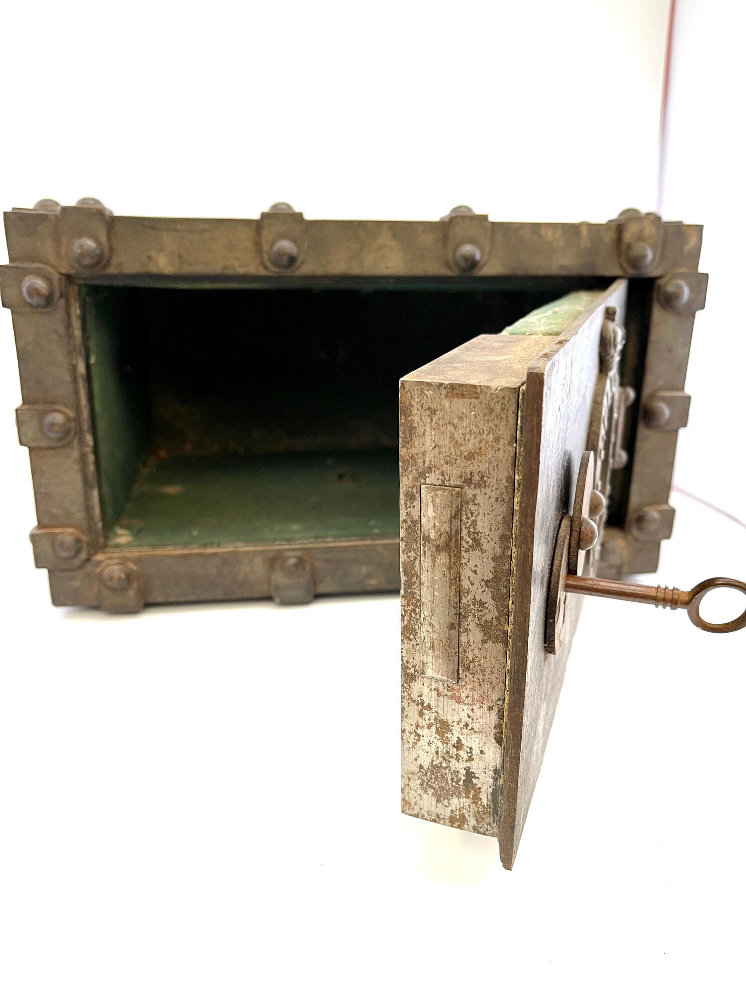 Safe bauche 1865 incombustible bauche a gueux marne napoleon iii era