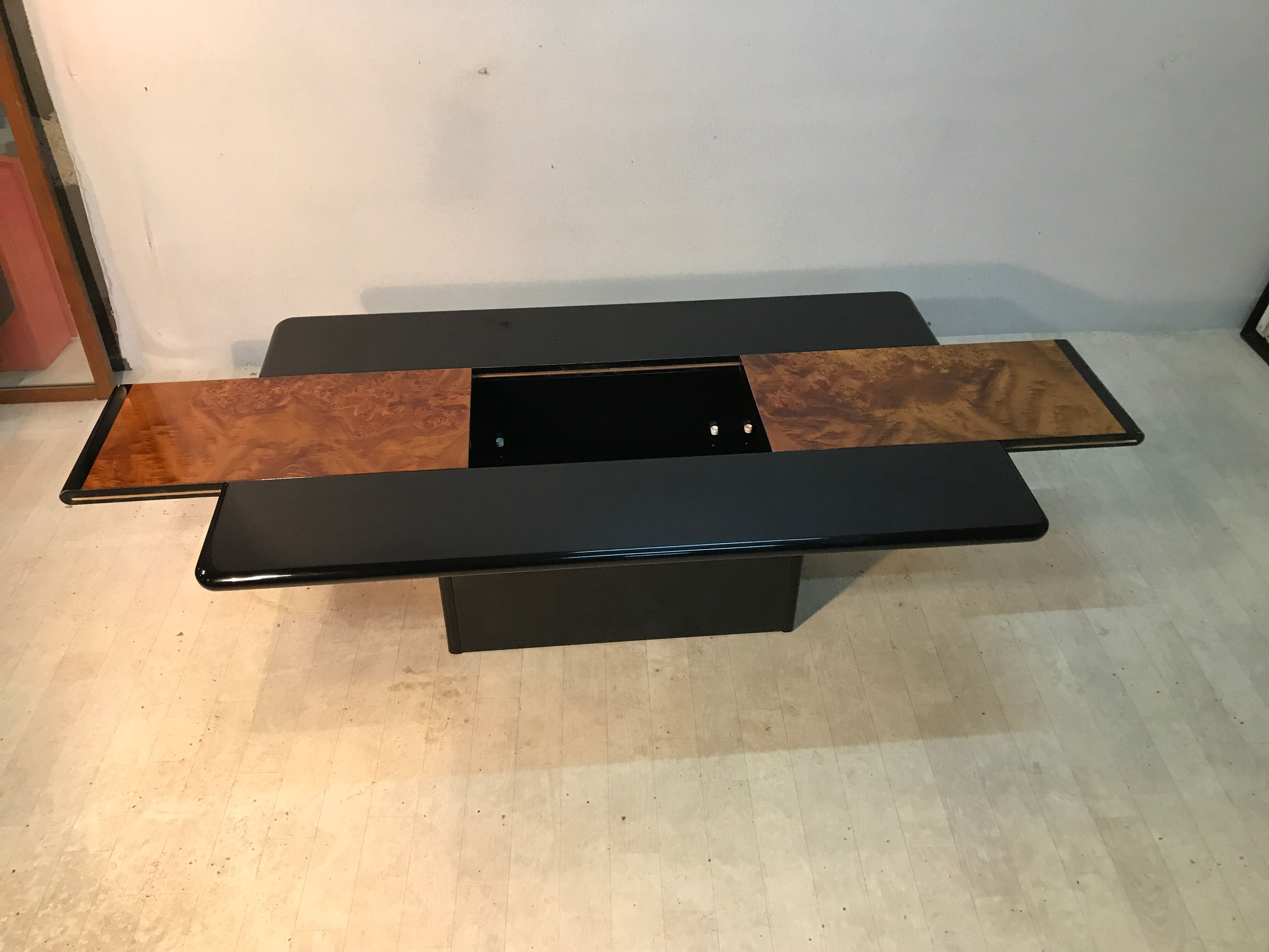 Low bar table