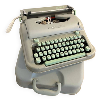 Hermes Média 3 typewriter