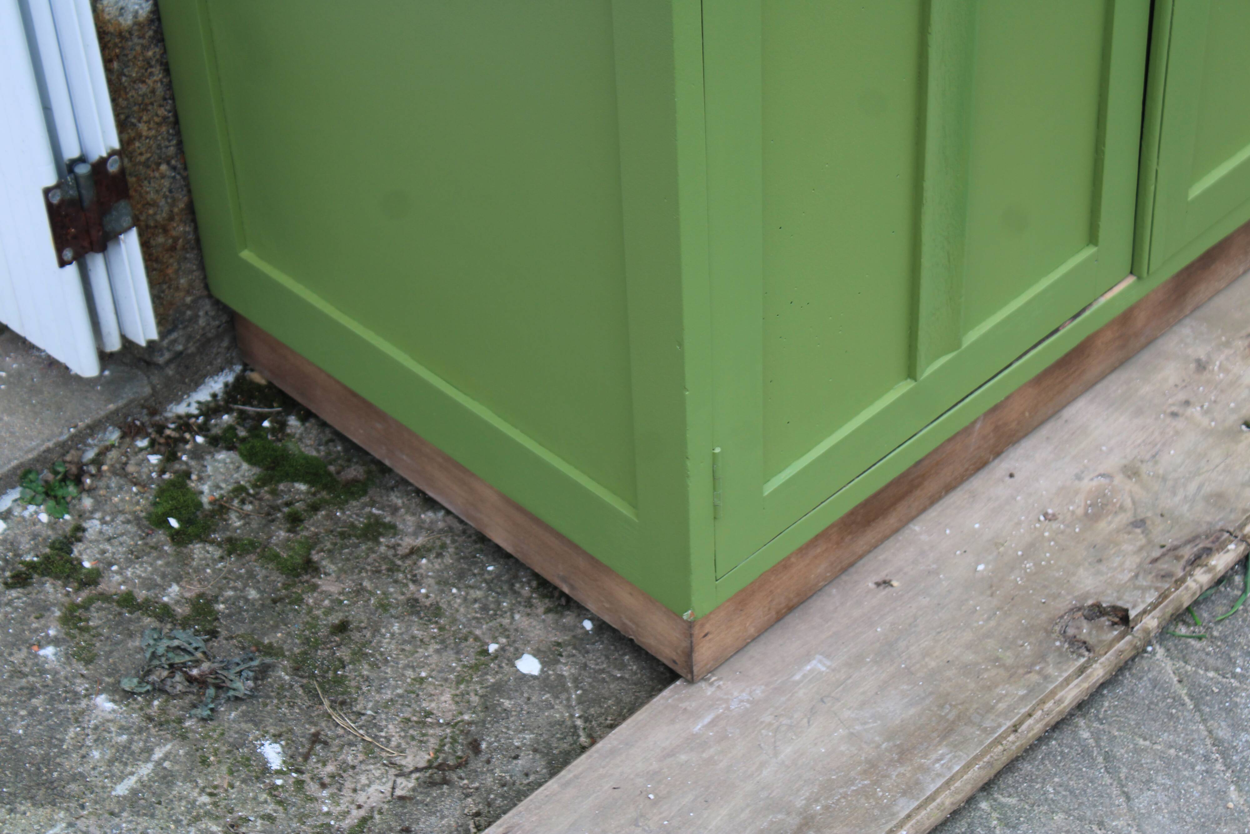 Renovated antique buffet – Herbarium Green (Libéron)