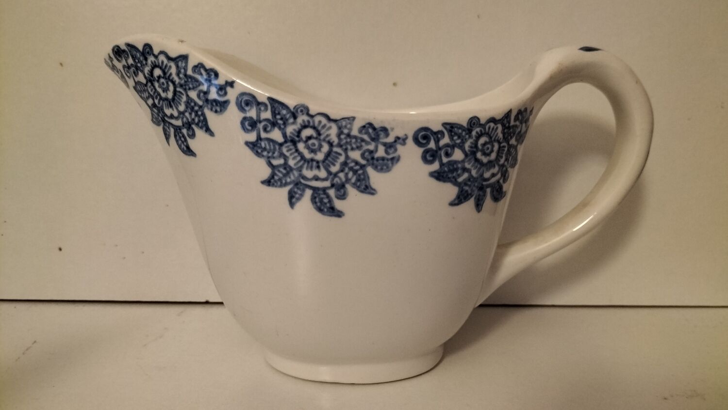Old sauce boat Longwy