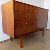 Buffet moderniste des années 1970