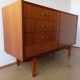 Buffet moderniste des années 1970