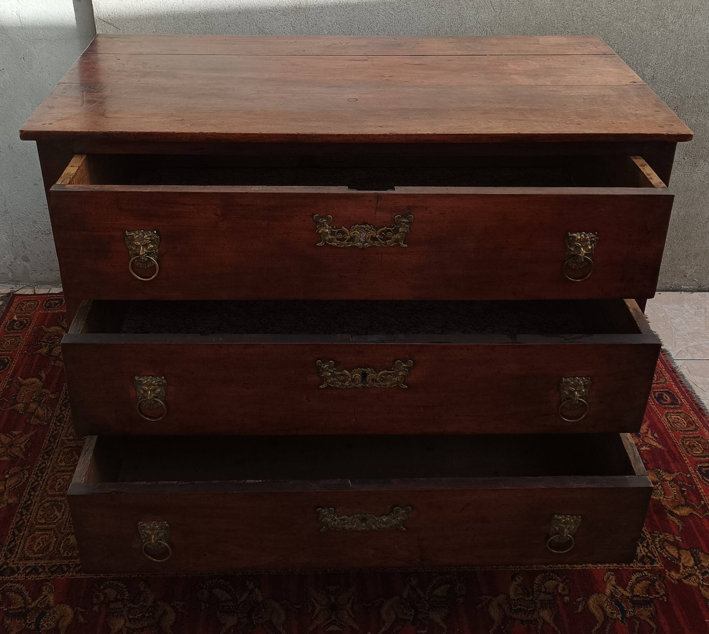 Louis XVI chest of drawers in walnut 18th