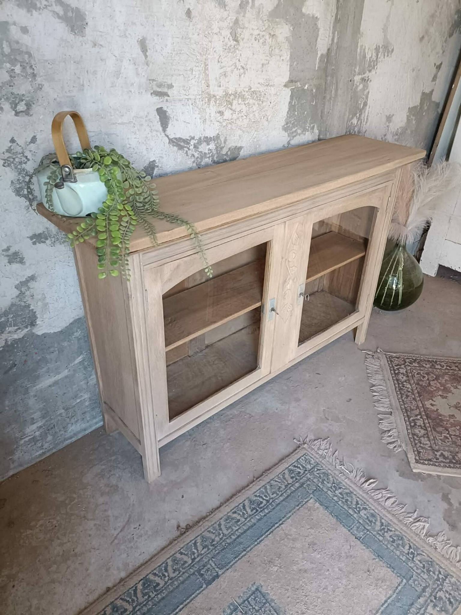 Buffet vitrine 