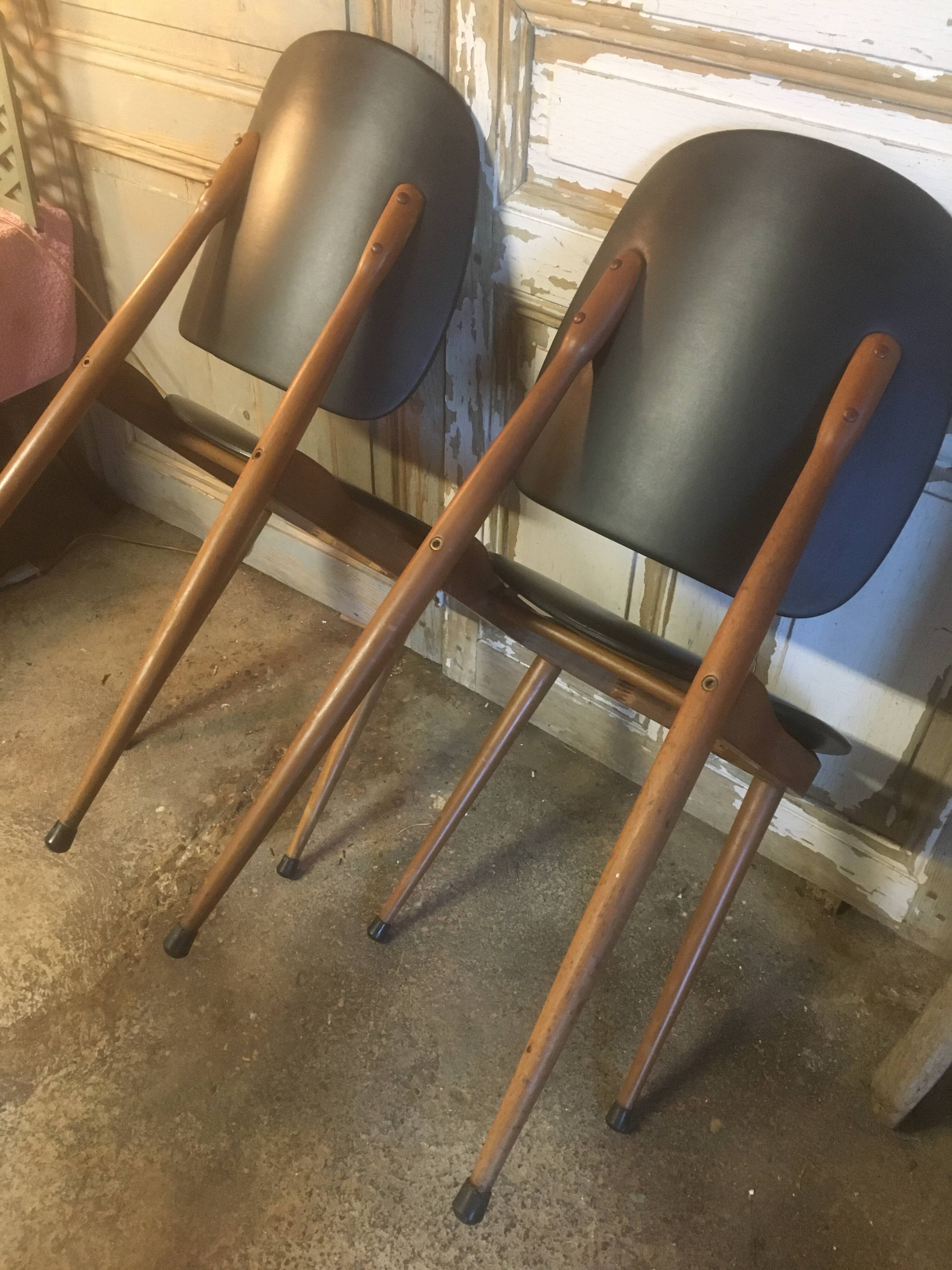 Pair of Pegase chairs by Baumann 1960