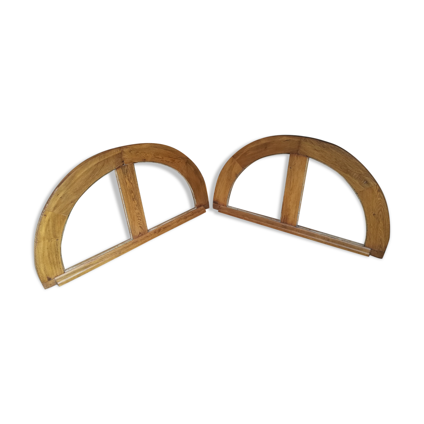 Impostes or half moon window