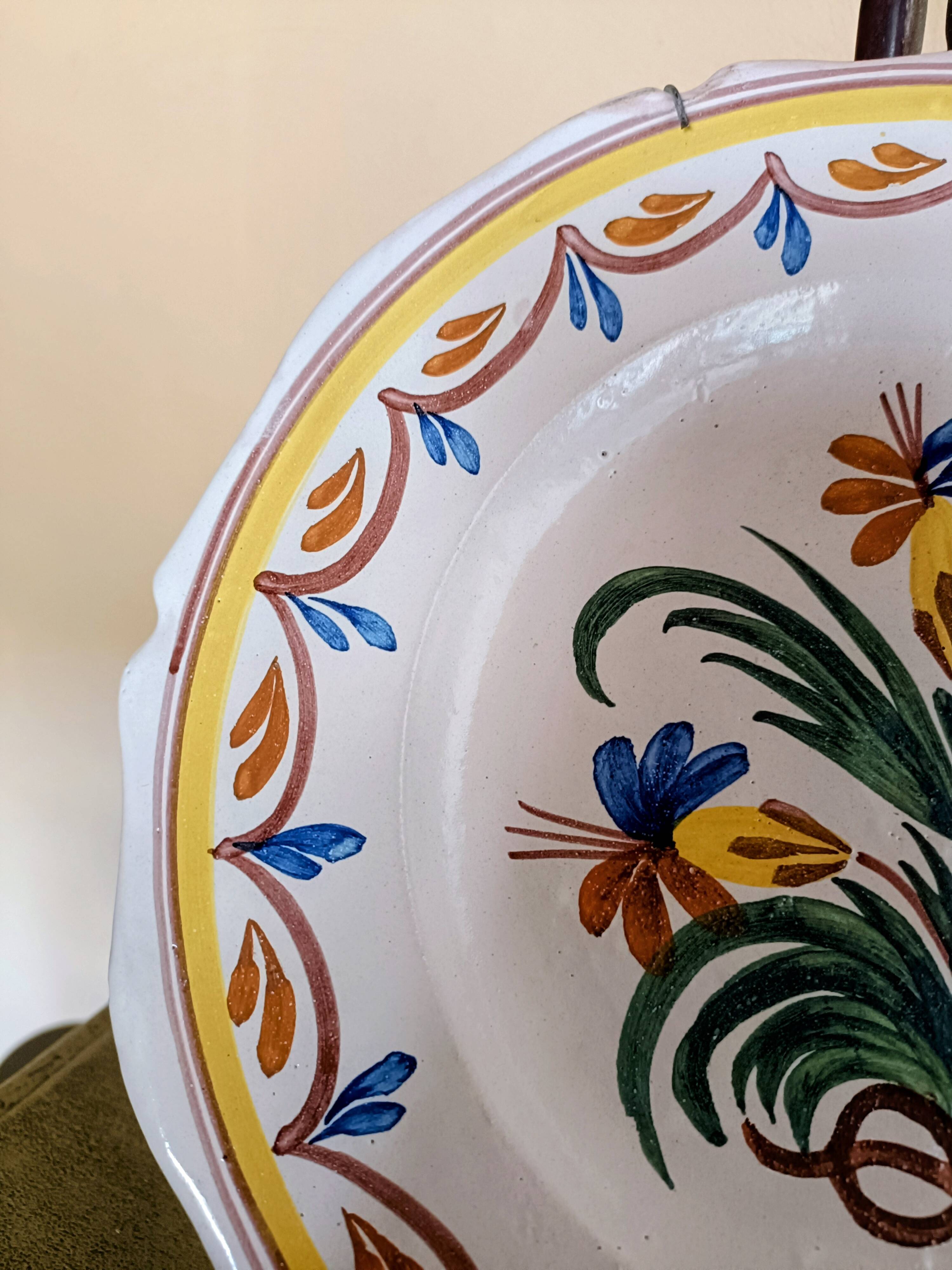 Assiette en faïence Nevers 18è