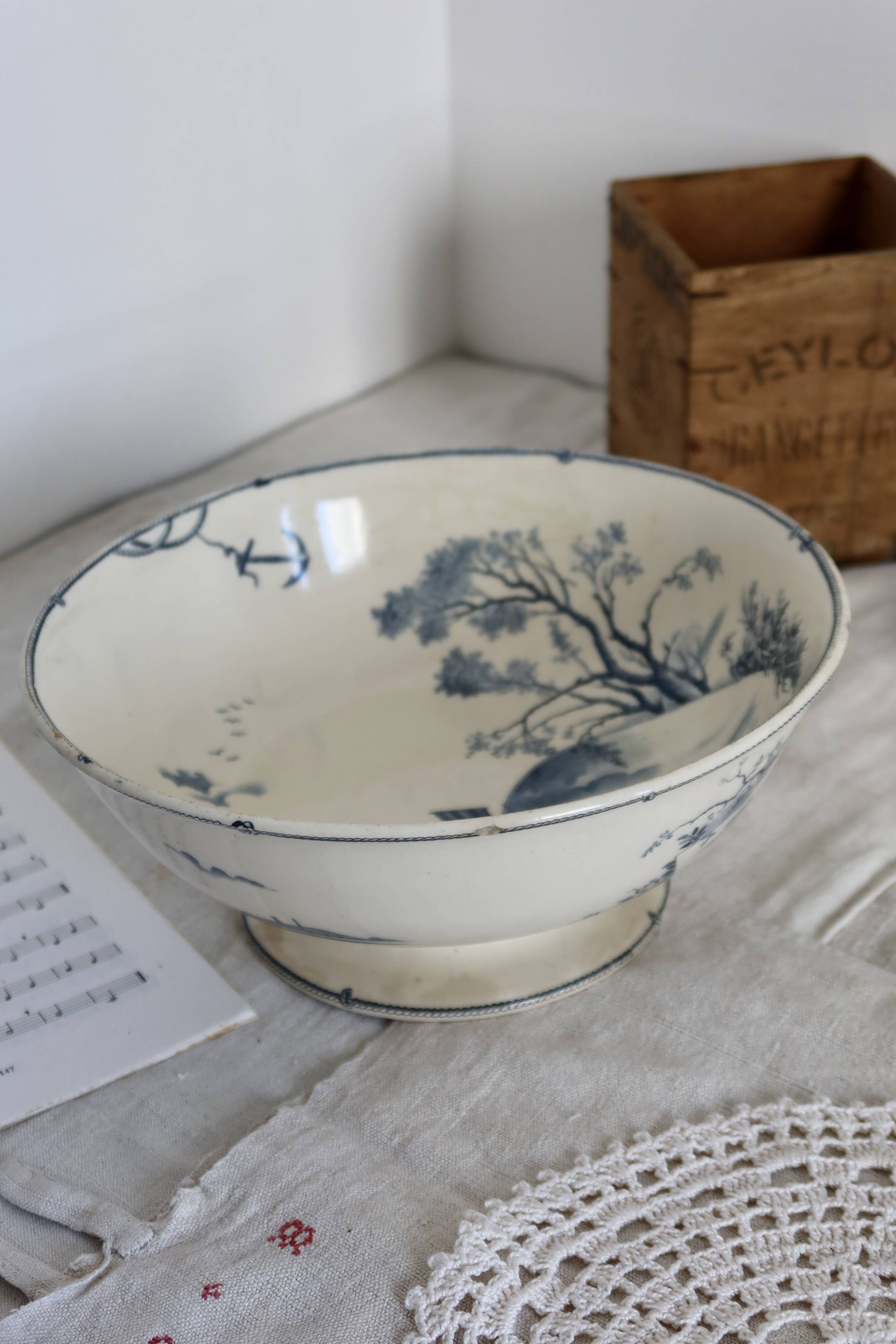 Table service 63 pieces Gien earthenware 19th century Marines model