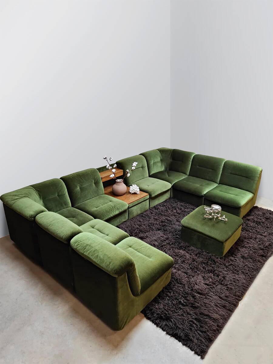 Canapé vintage modulable en velours "Green Spirit"