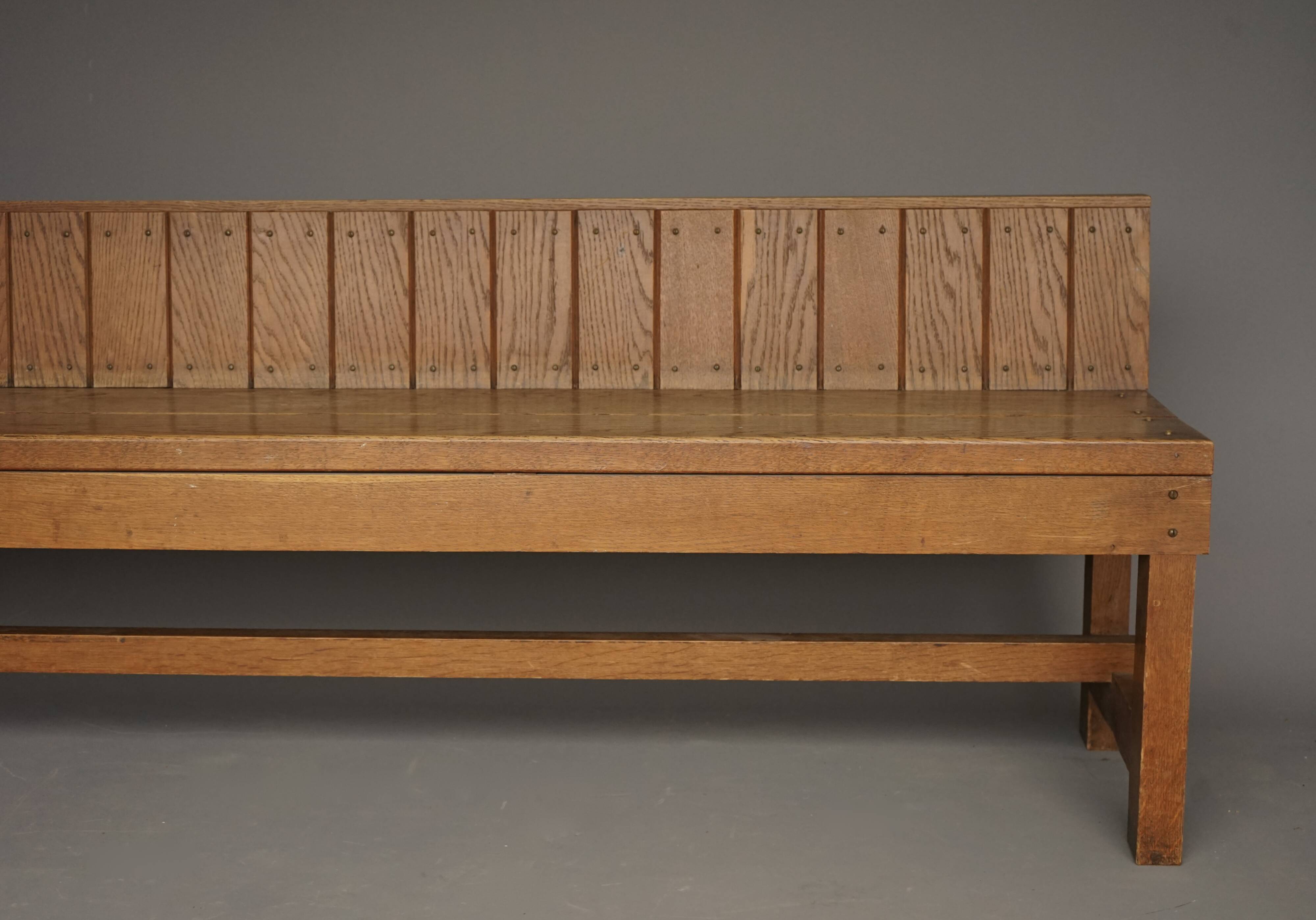 Dutch Traditionalist oak bench, Delft School. 1920s