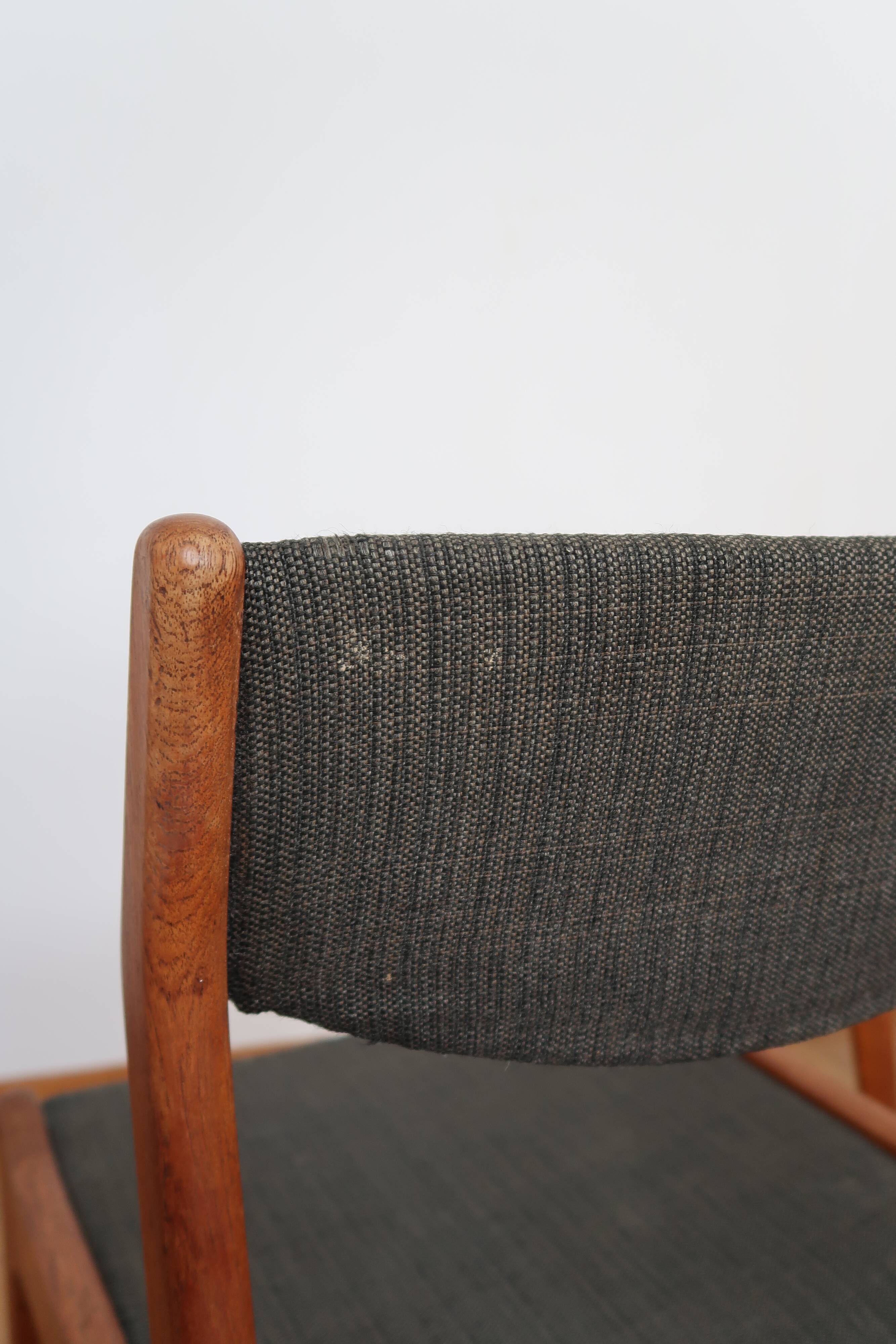 4 chaises vertes danoises estampillées