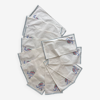 12 serviettes anciennes brodées main
