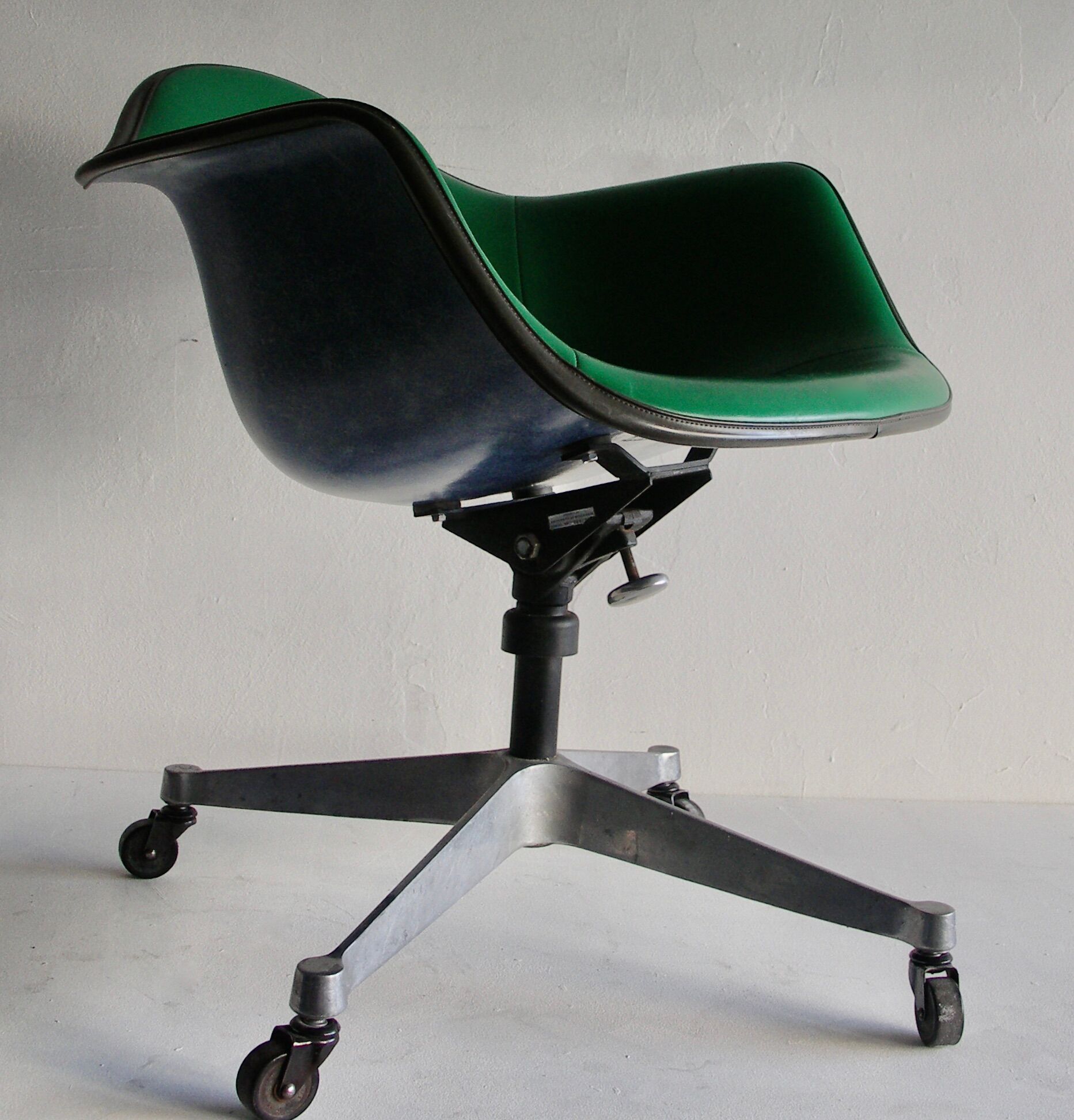 Armchair Charles Eames publisher Herman Miller, USA 1950/1960
